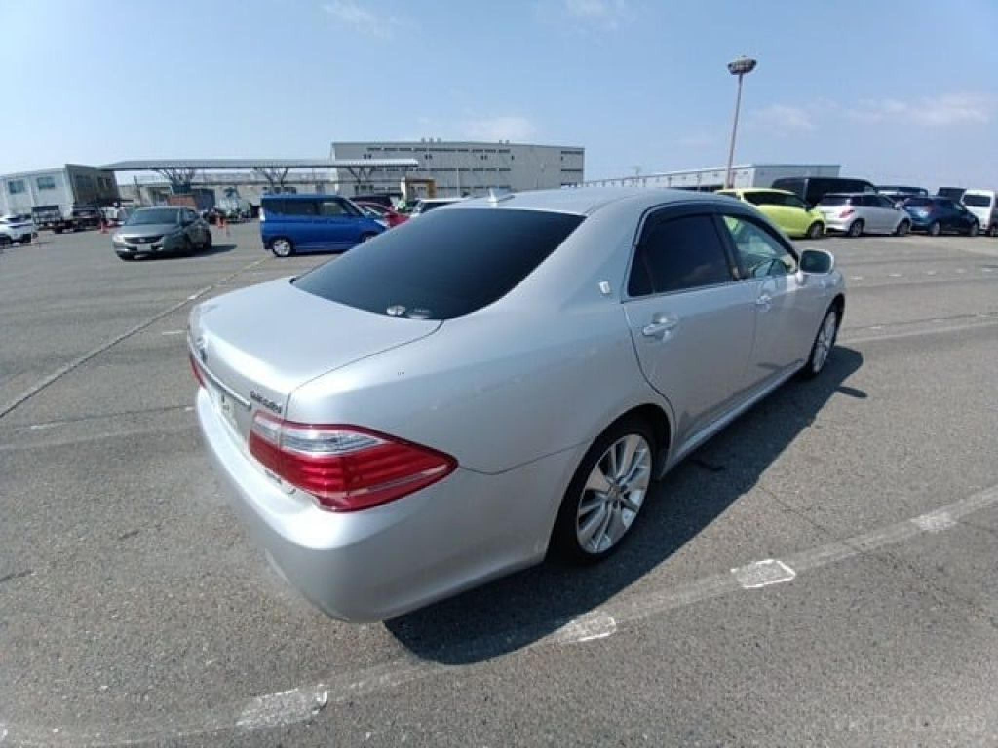 TOYOTA CROWN
