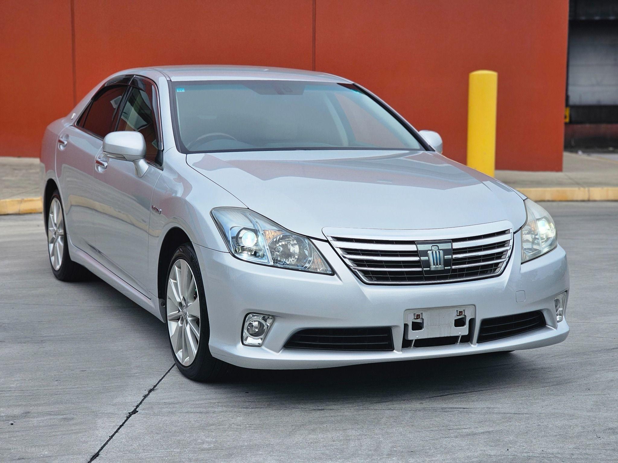TOYOTA CROWN