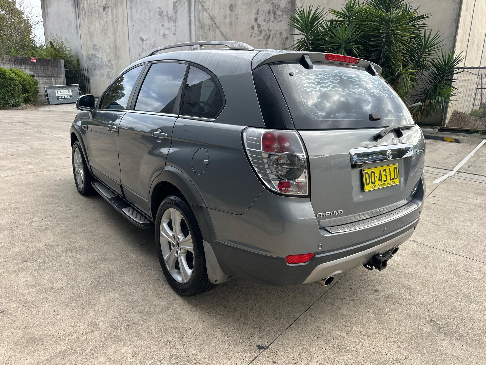 HOLDEN CAPTIVA CG SERIES II 7 LX WAGON 7ST 5DR SPTS AUTO 6SP AWD 2.2DT [MY12] image 17