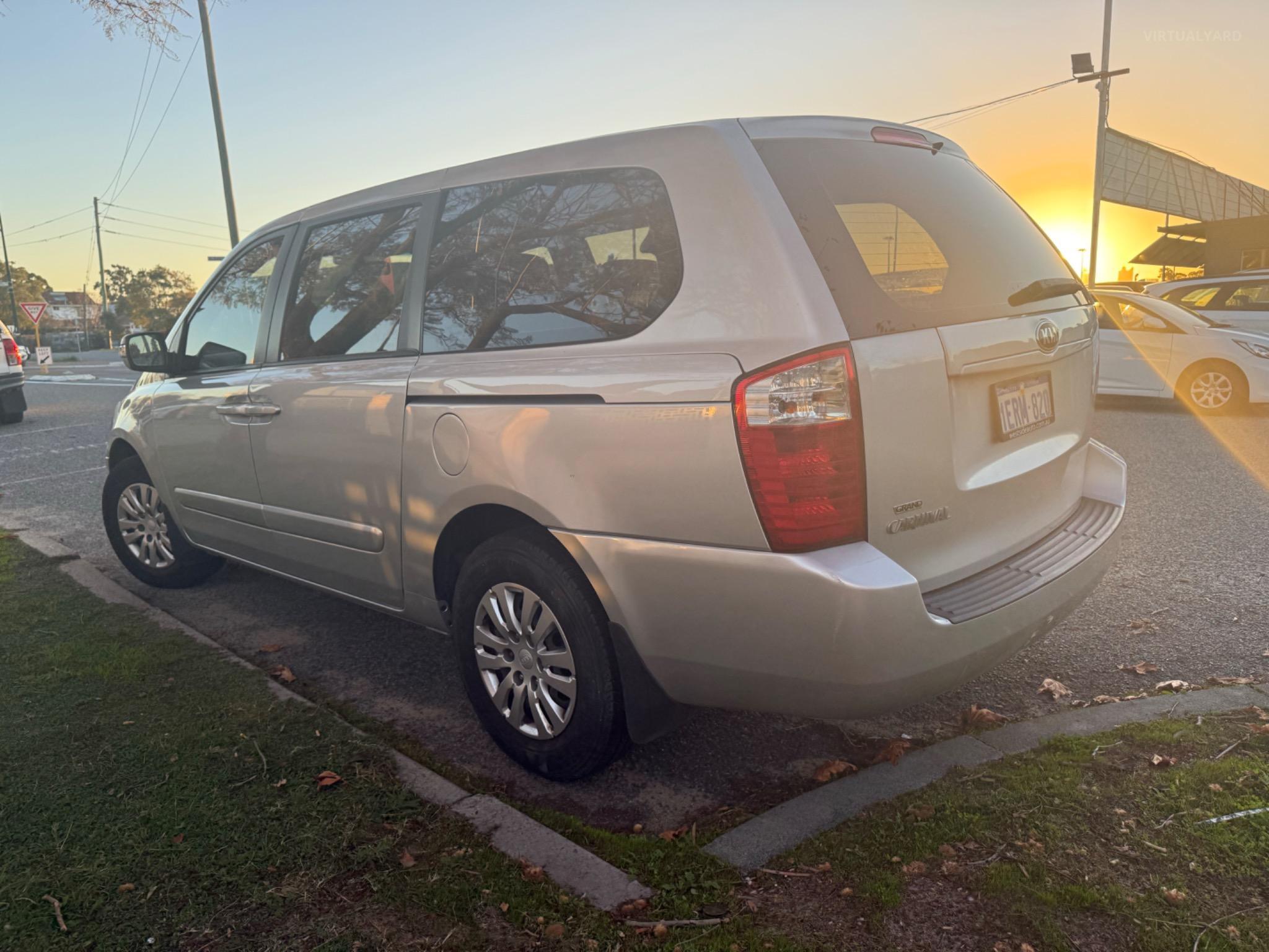 KIA GRAND CARNIVAL
