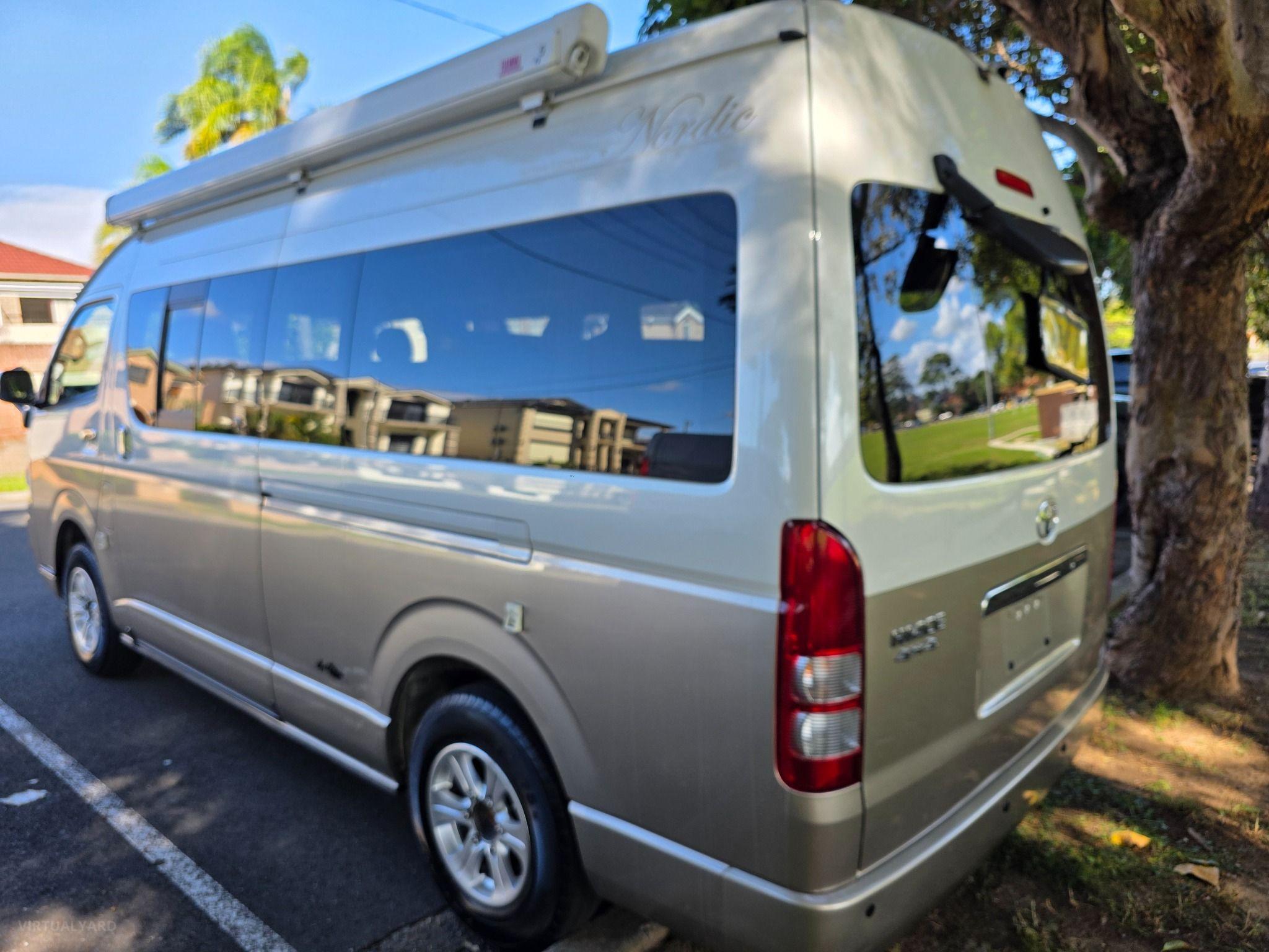 TOYOTA HIACE 4WD SuperLWB