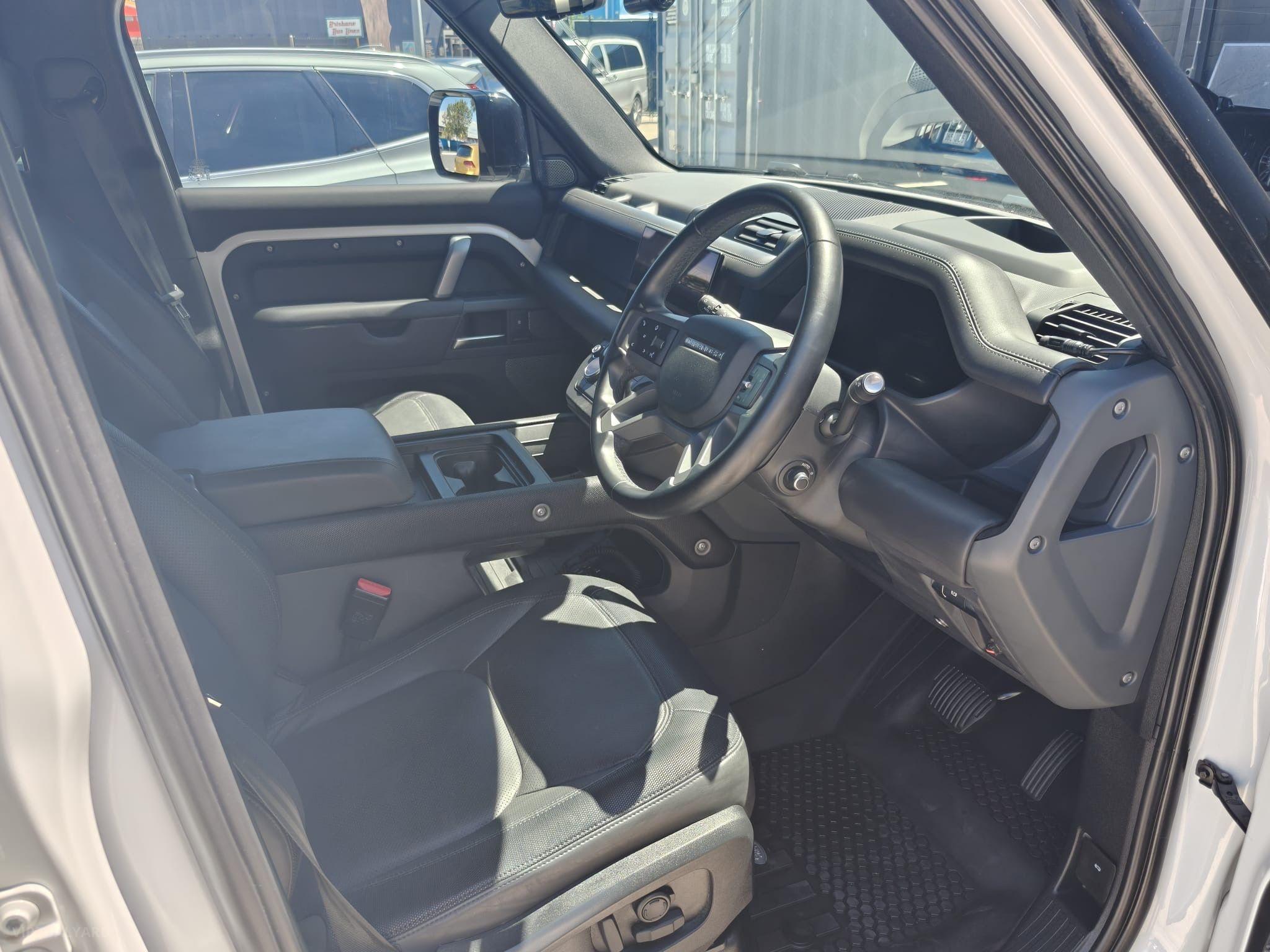 LAND ROVER DEFENDER