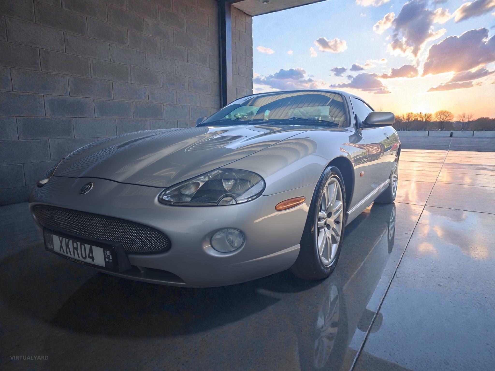 JAGUAR XKR