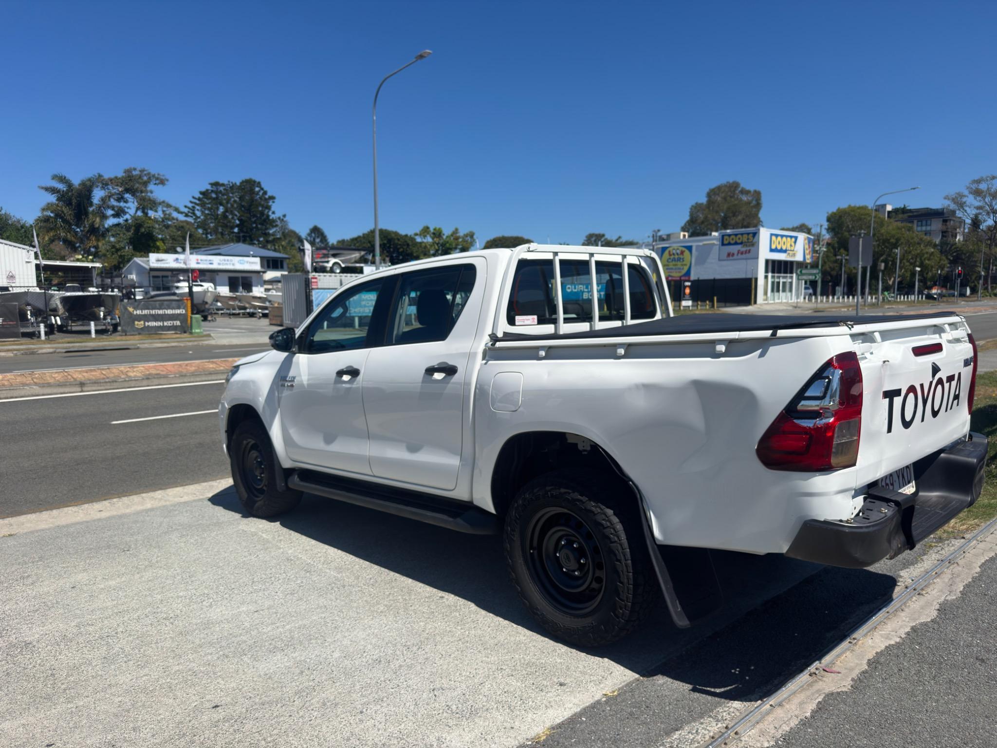 TOYOTA HILUX