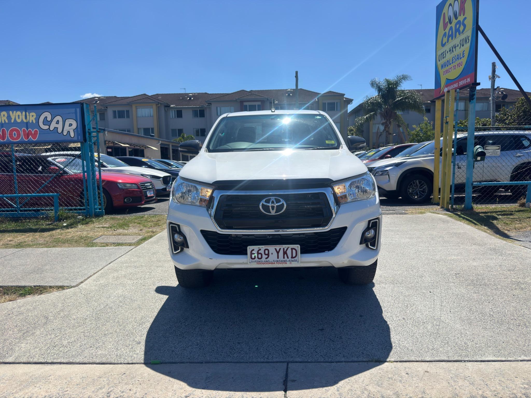 TOYOTA HILUX