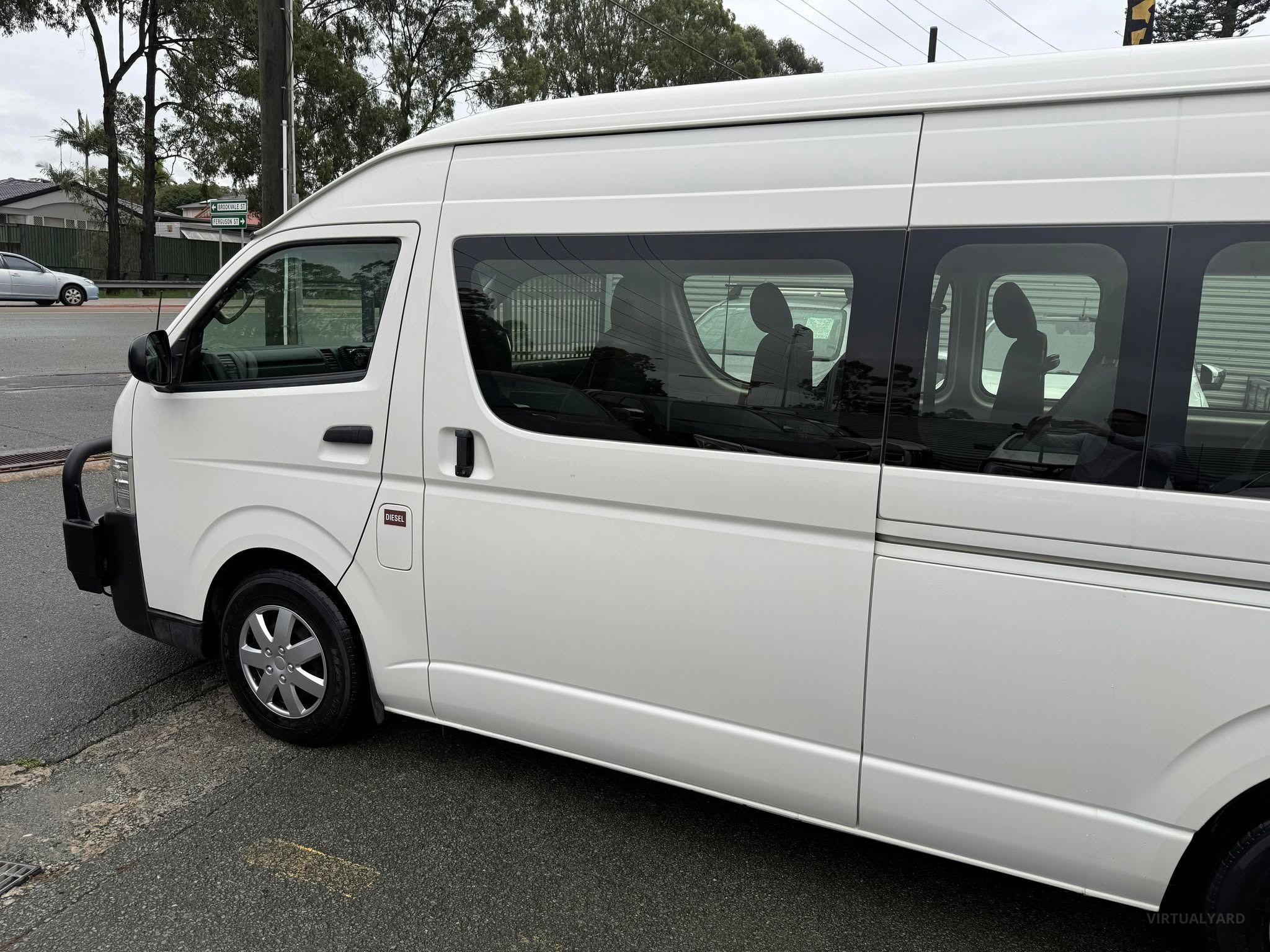 TOYOTA HIACE