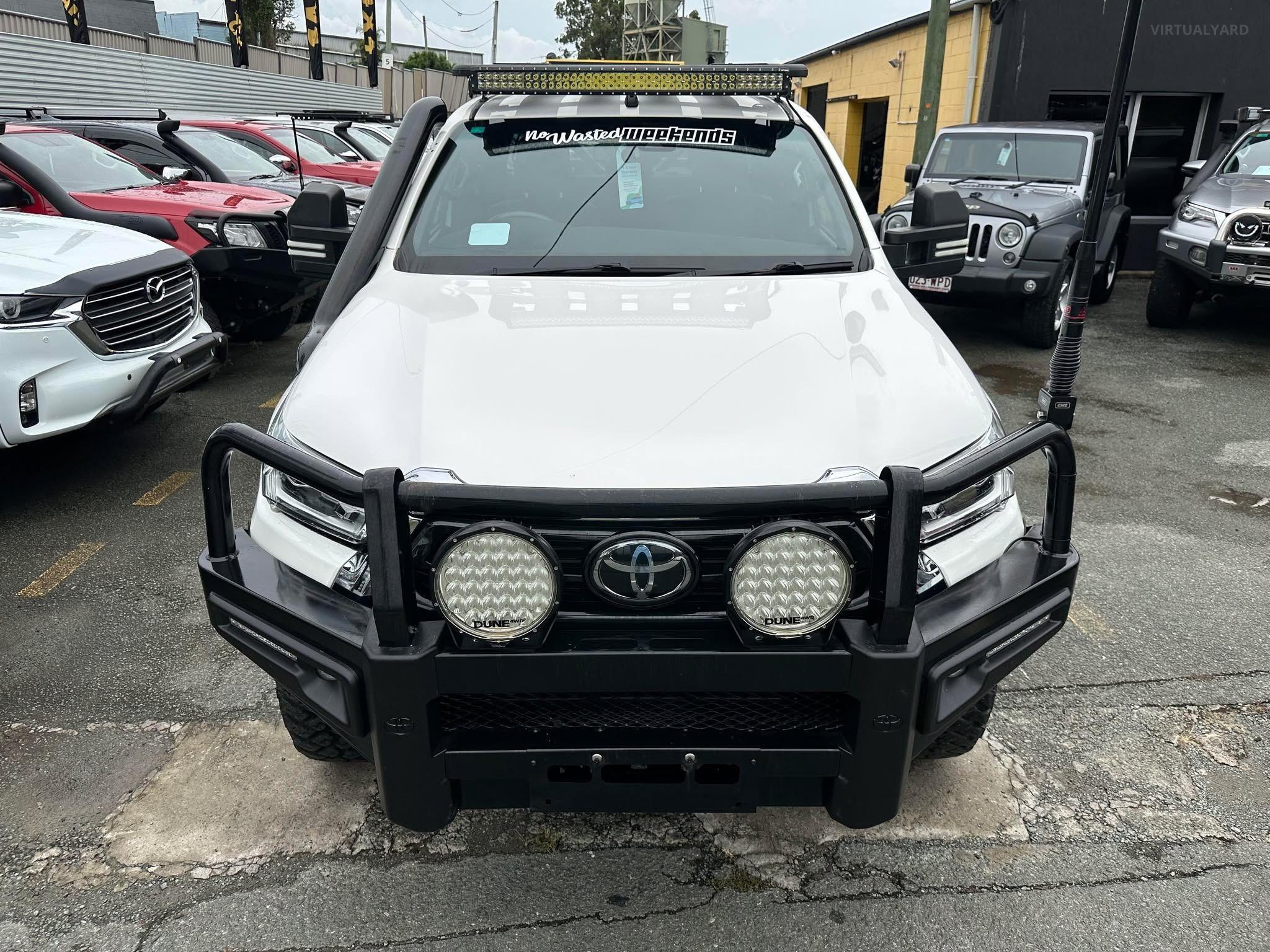 TOYOTA HILUX