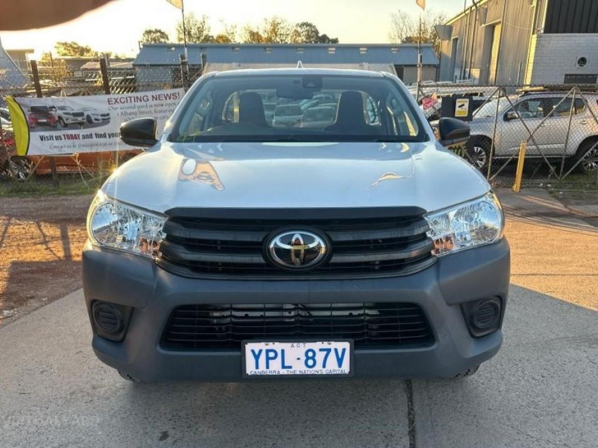 TOYOTA HILUX