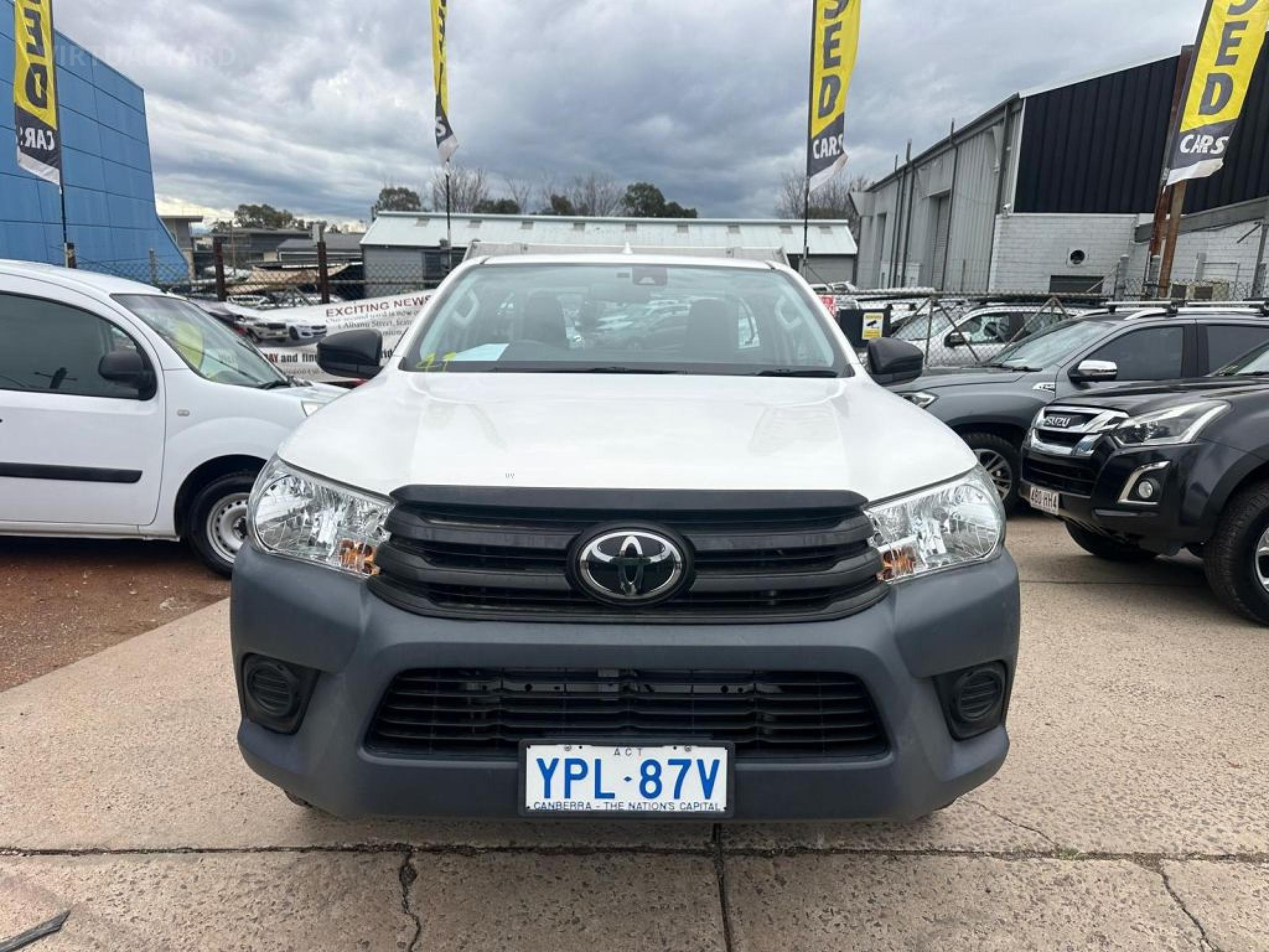 TOYOTA HILUX