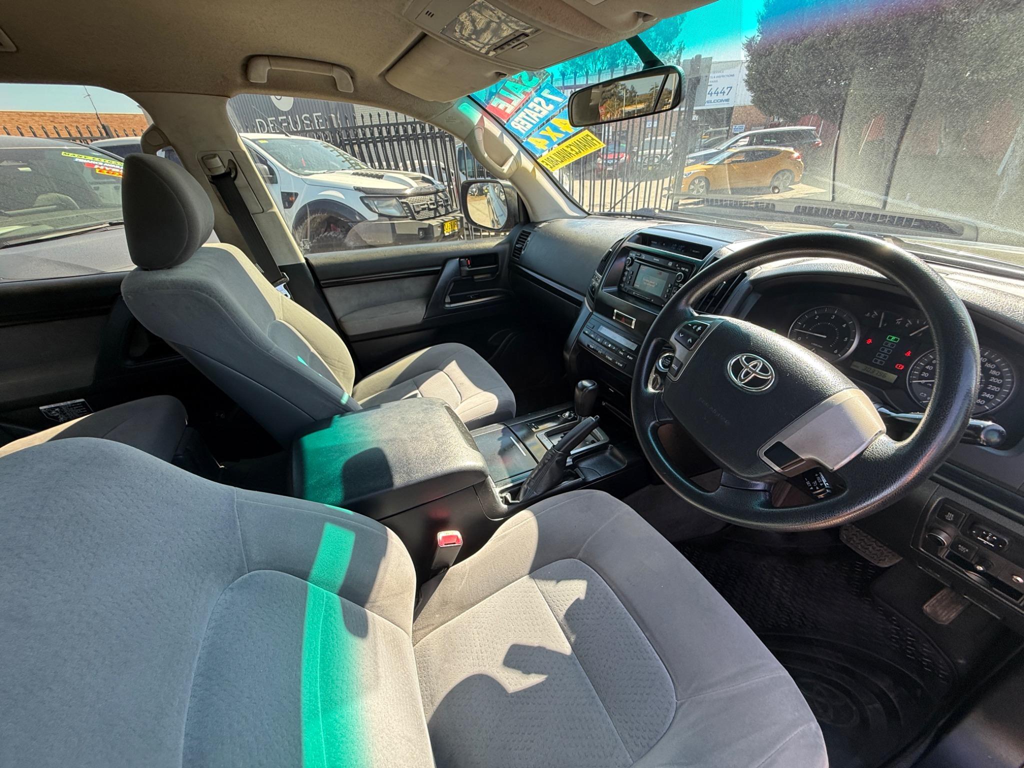 TOYOTA LANDCRUISER