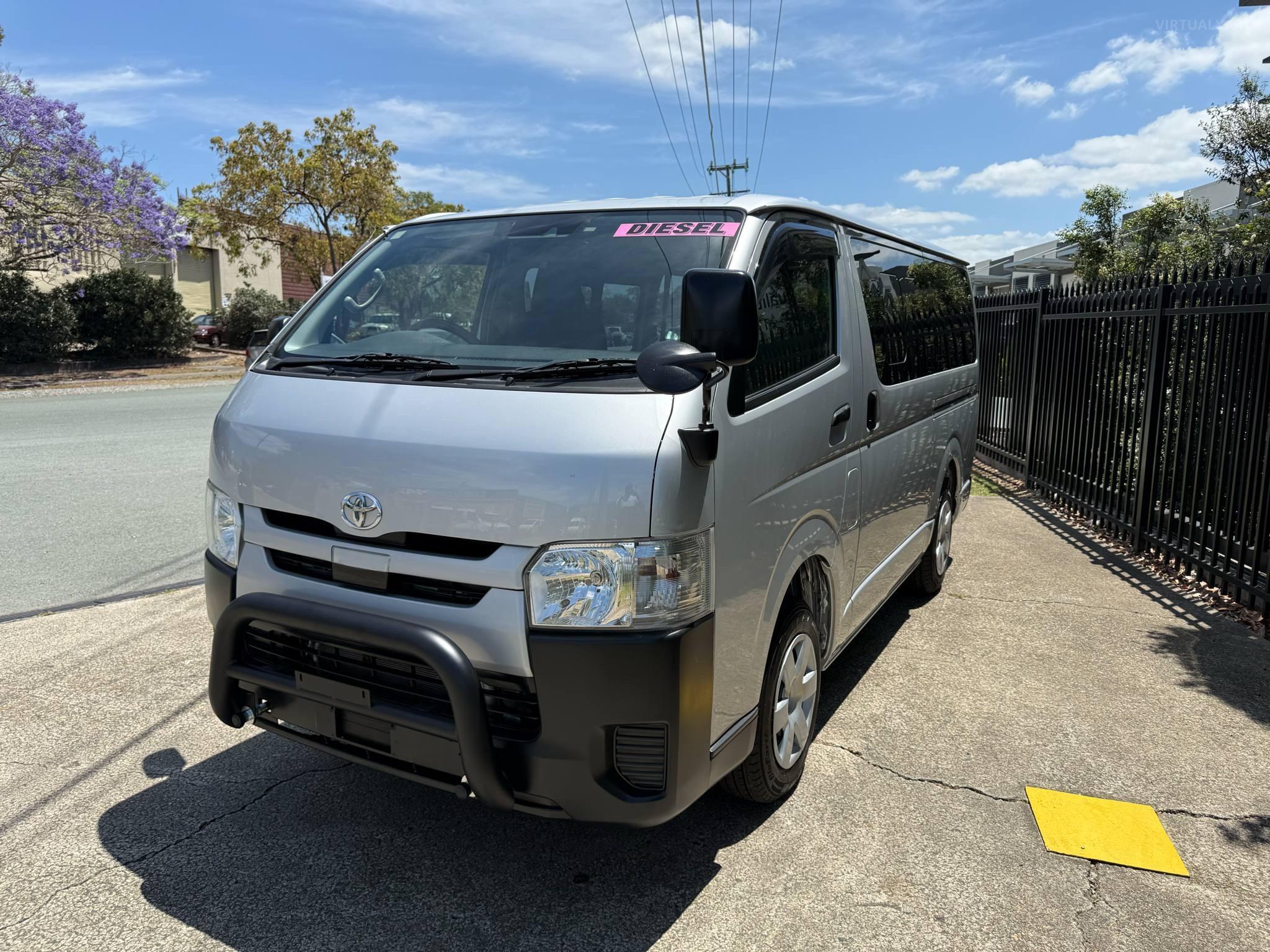 TOYOTA HIACE