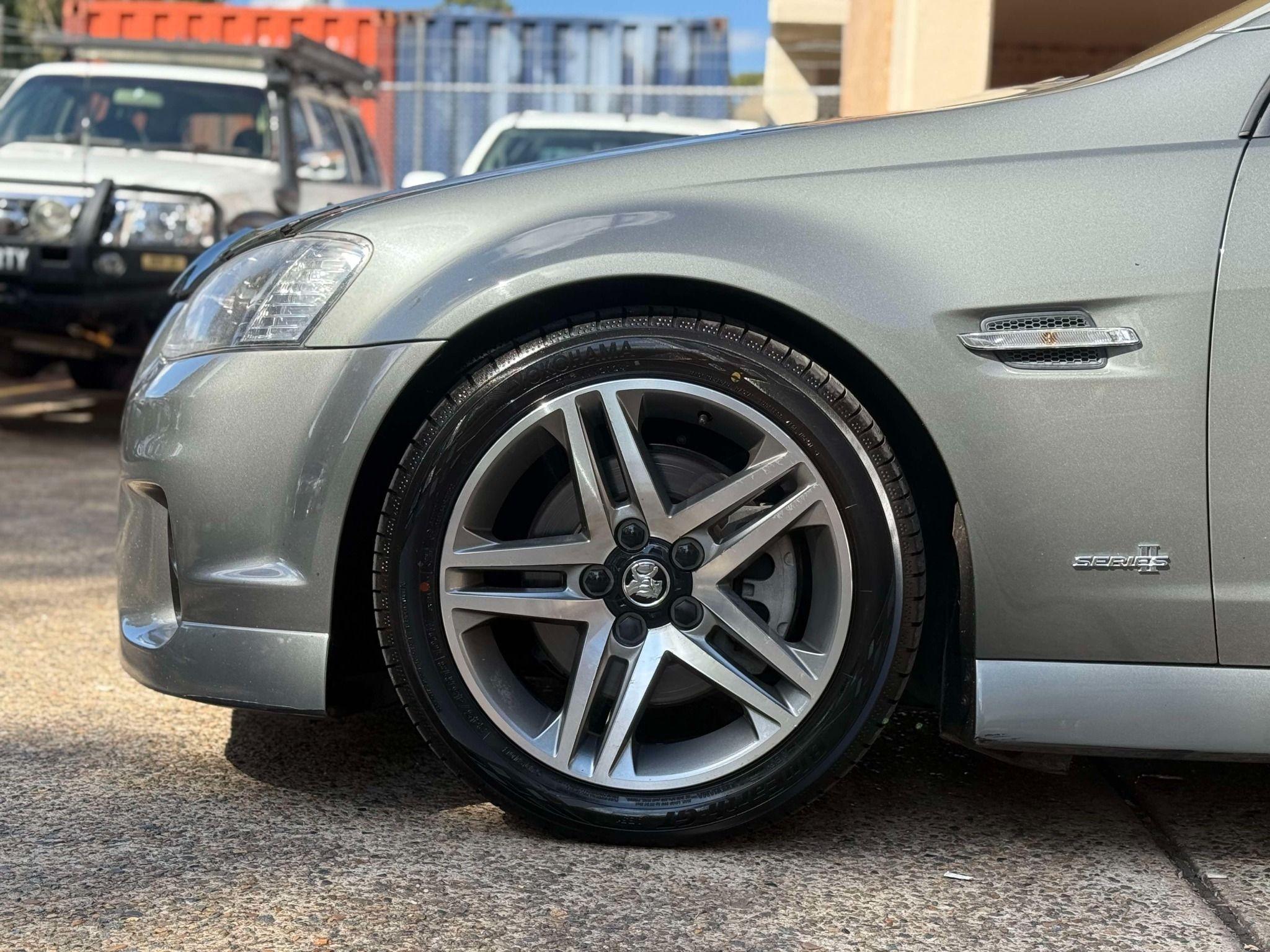 HOLDEN COMMODORE