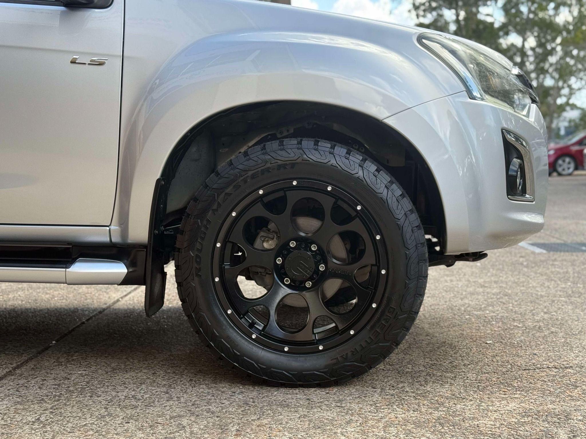 ISUZU D-MAX