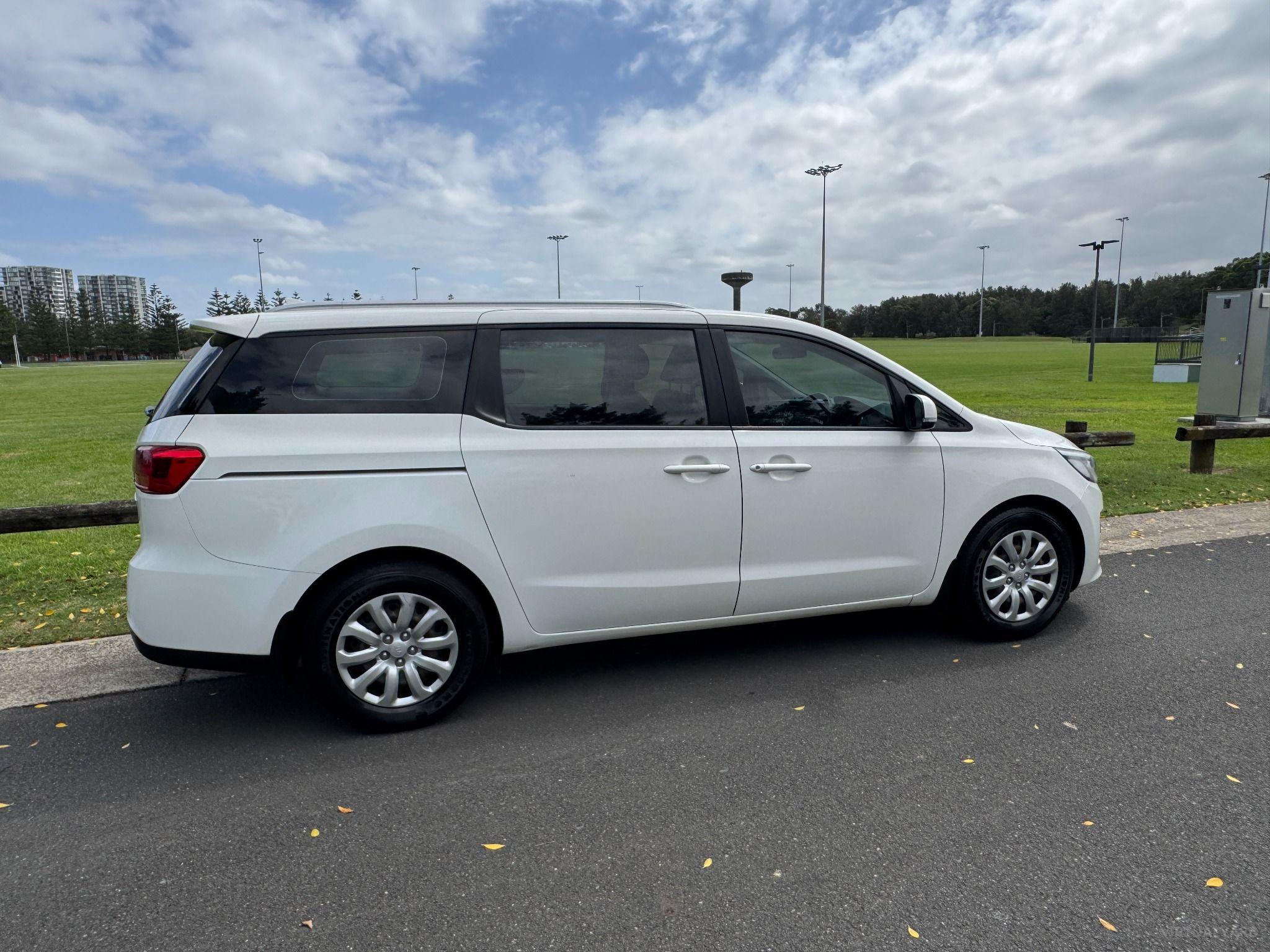 KIA CARNIVAL