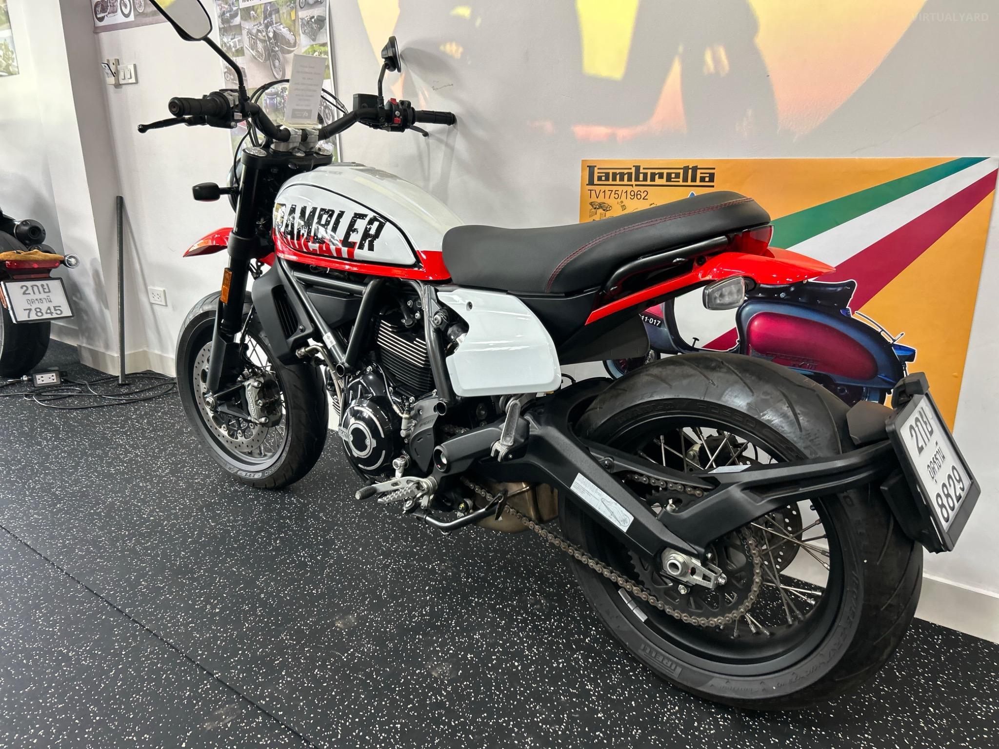 DUCATI SCRAMBLER 800