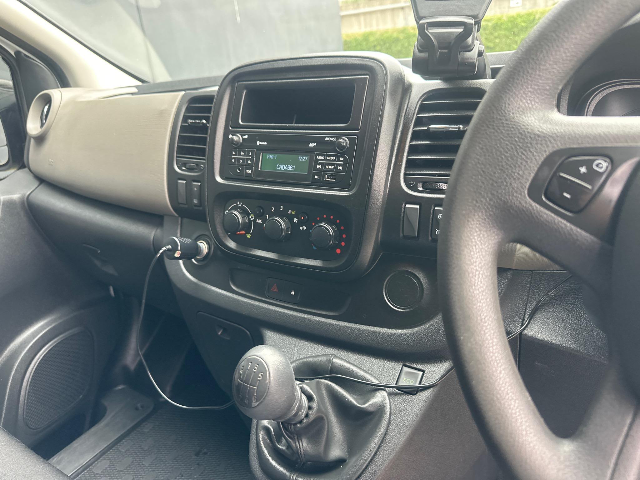 RENAULT TRAFIC X82 66KW VAN LOW ROOF SWB 4DR MAN 6SP 1235KG 1.6DT (L1H1) image 9
