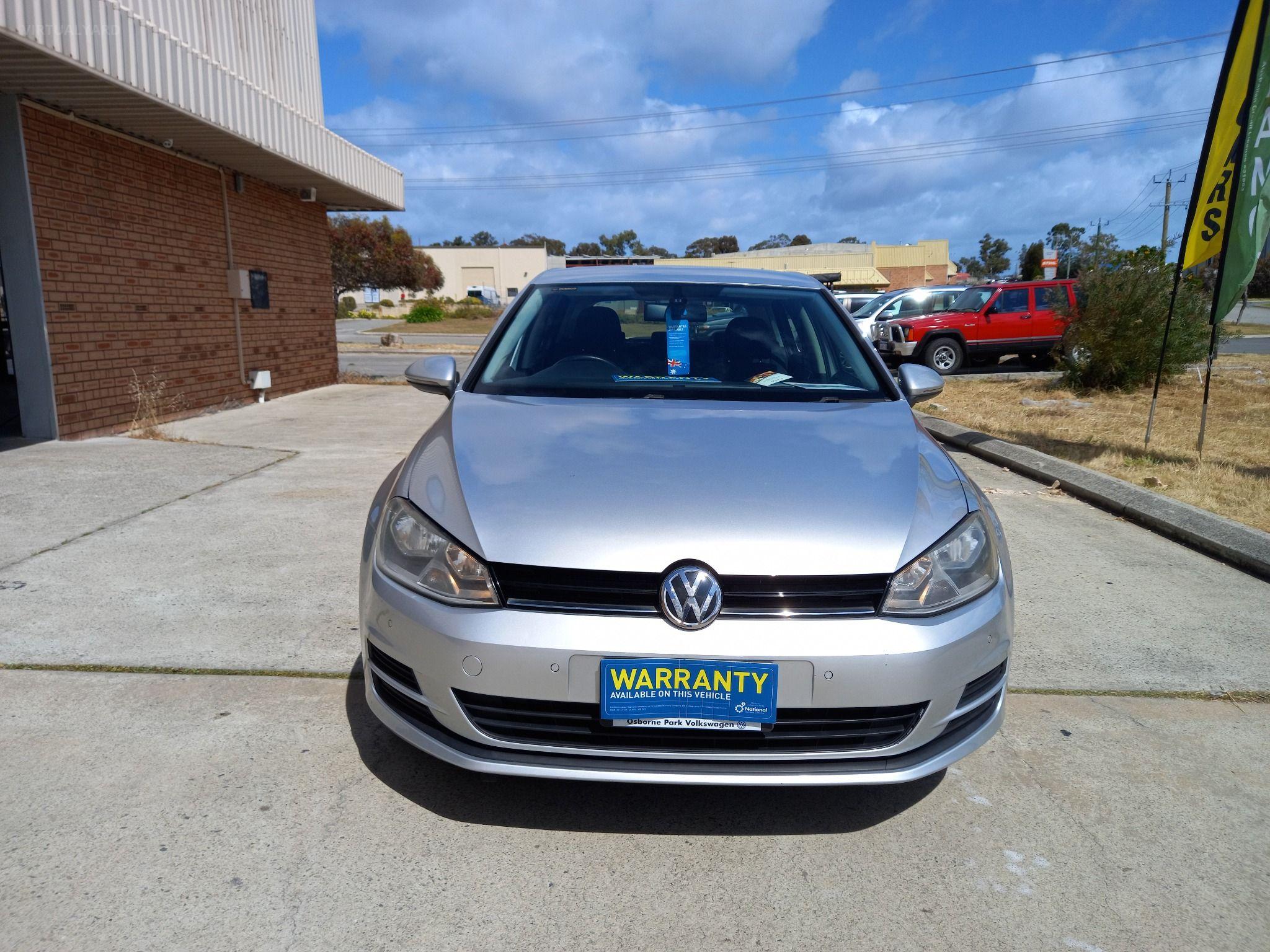 VOLKSWAGEN GOLF