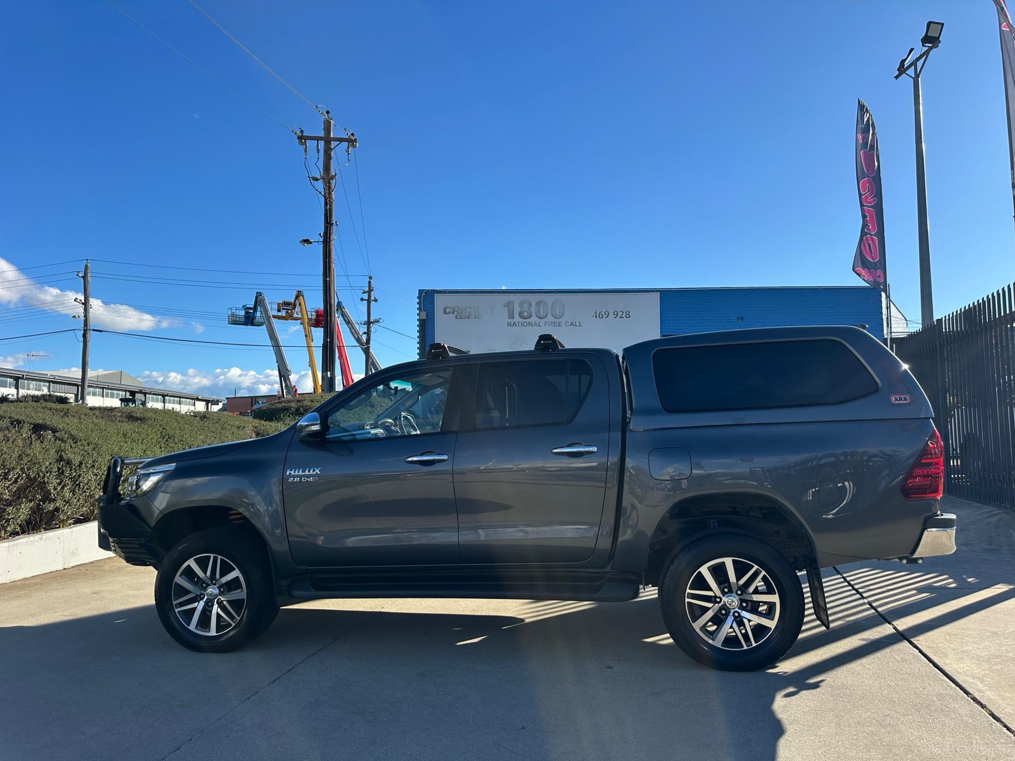 TOYOTA HILUX