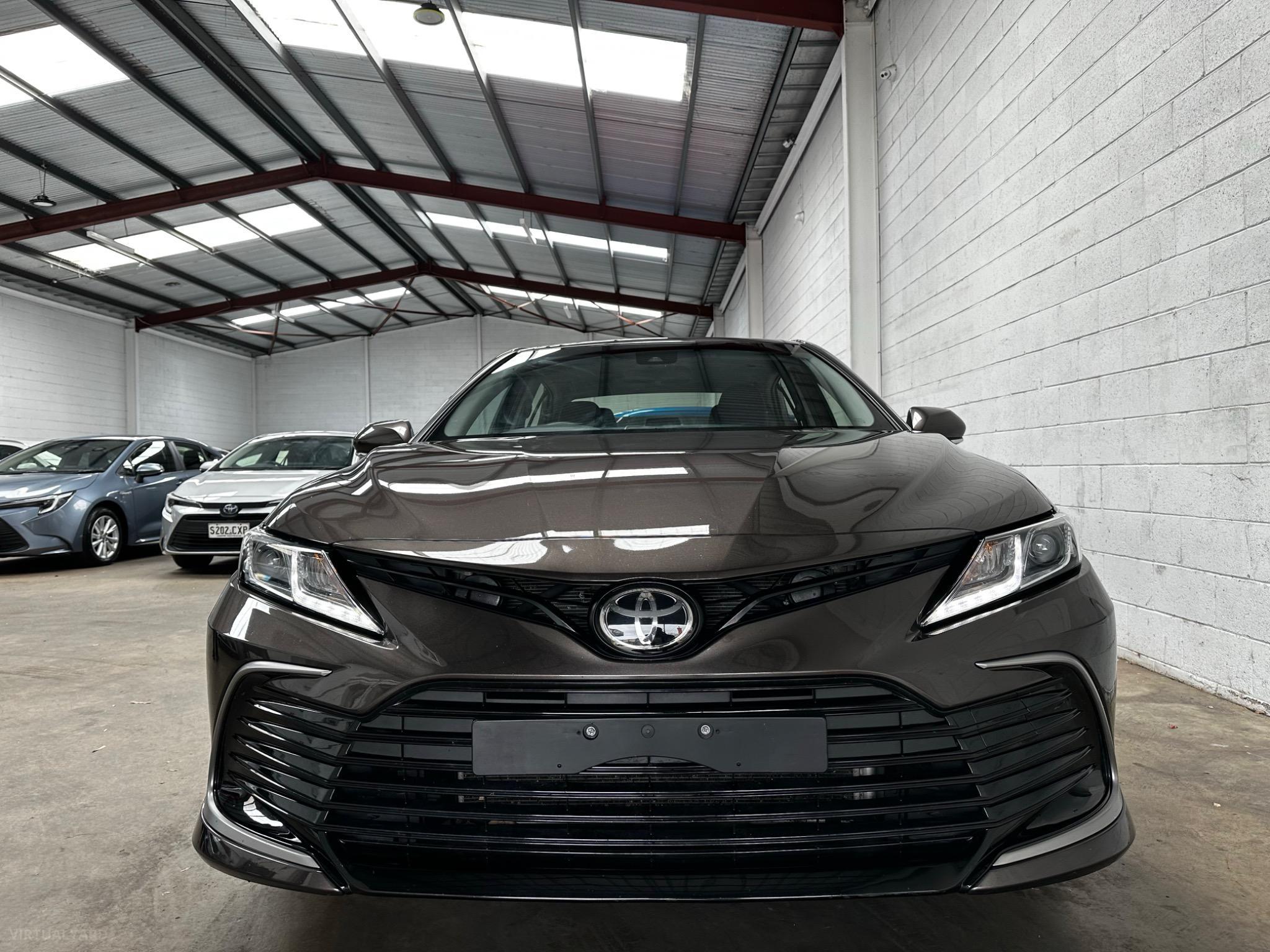 TOYOTA CAMRY