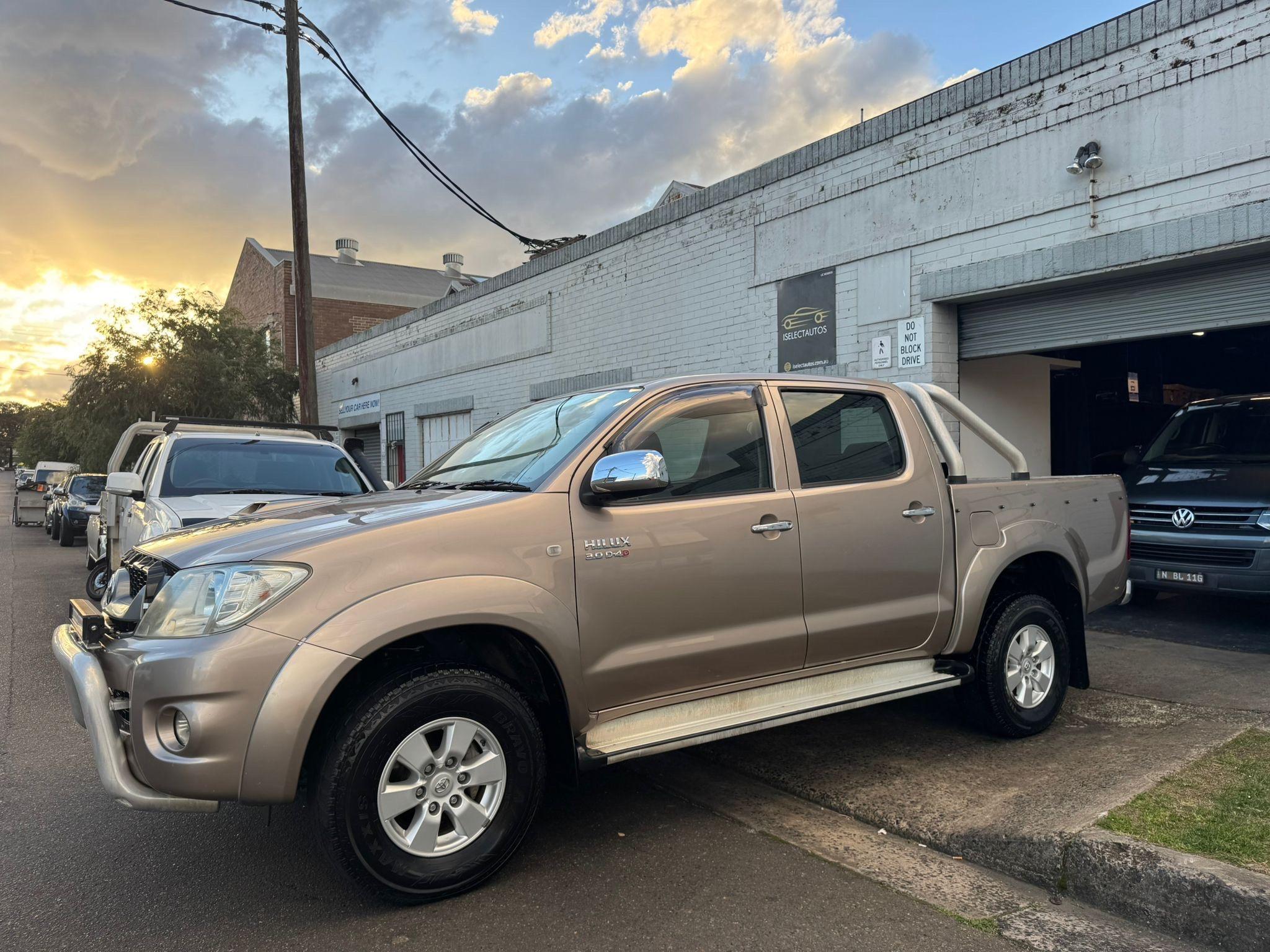TOYOTA HILUX