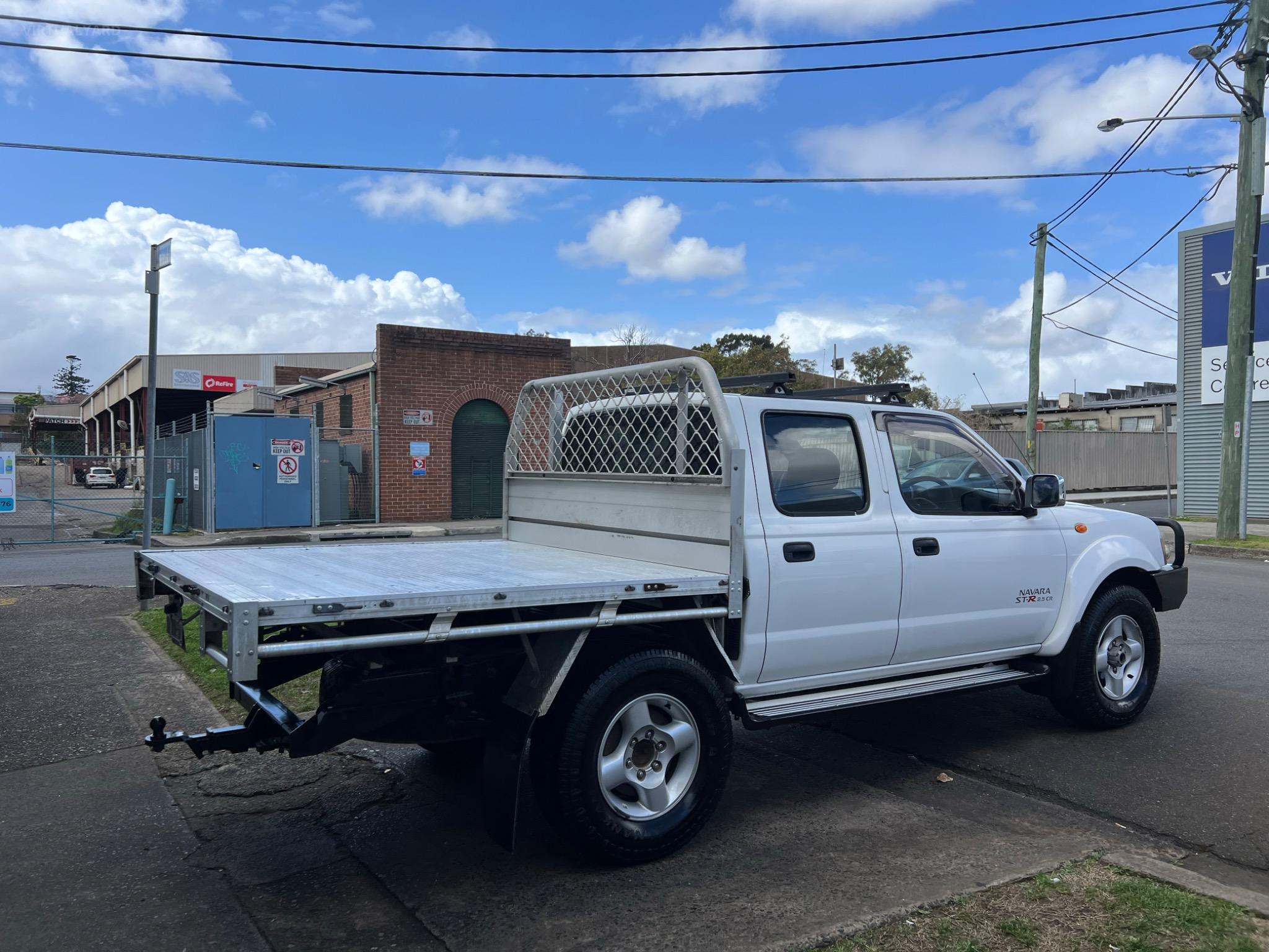 NISSAN NAVARA