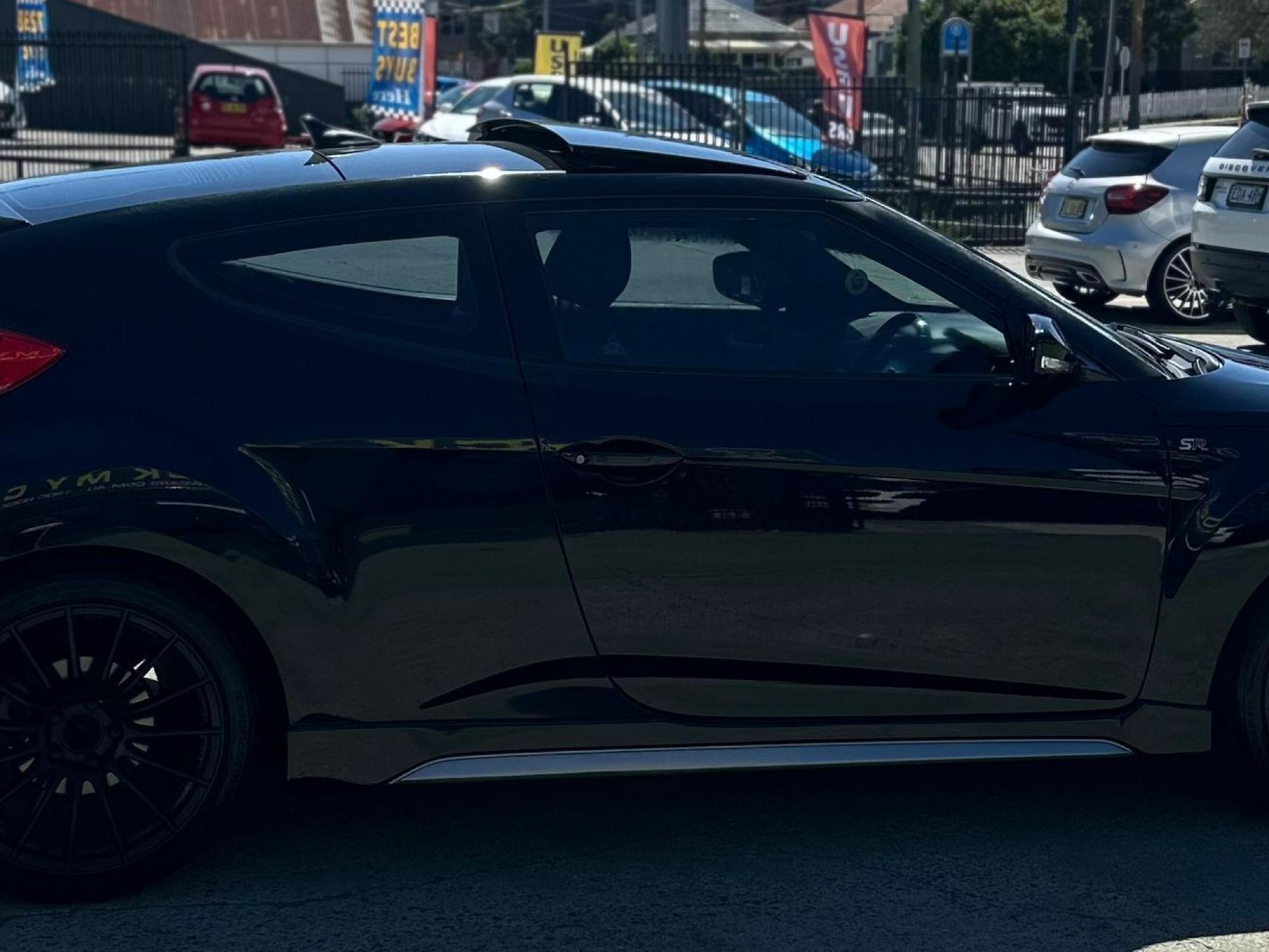 HYUNDAI VELOSTER