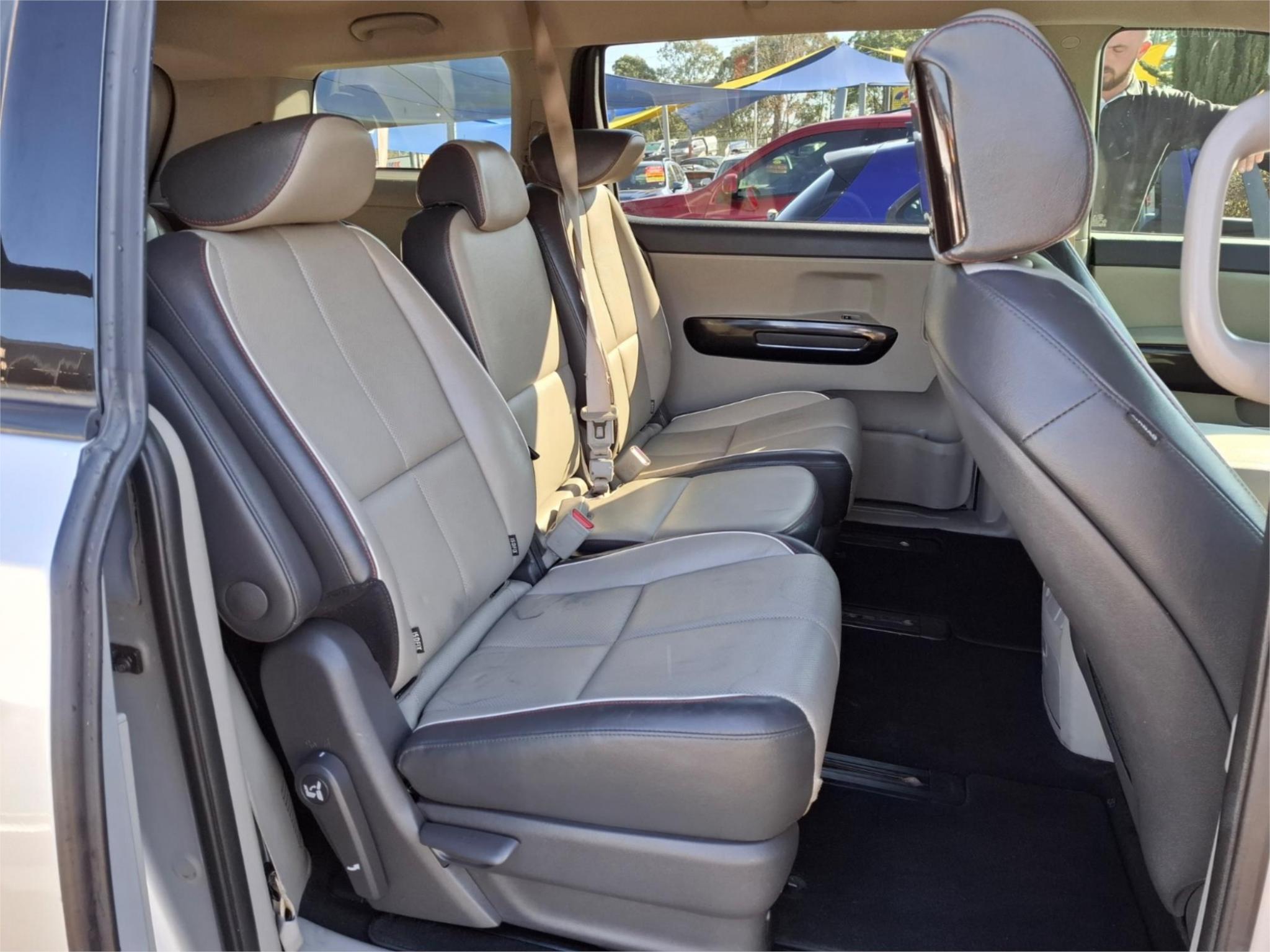 2018 KIA CARNIVAL YP SLI WAGON 8ST 5DR SPTS AUTO 6SP 2.2DT [MY18] image 11