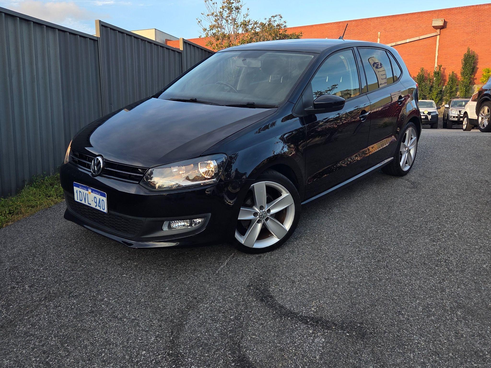 VOLKSWAGEN POLO