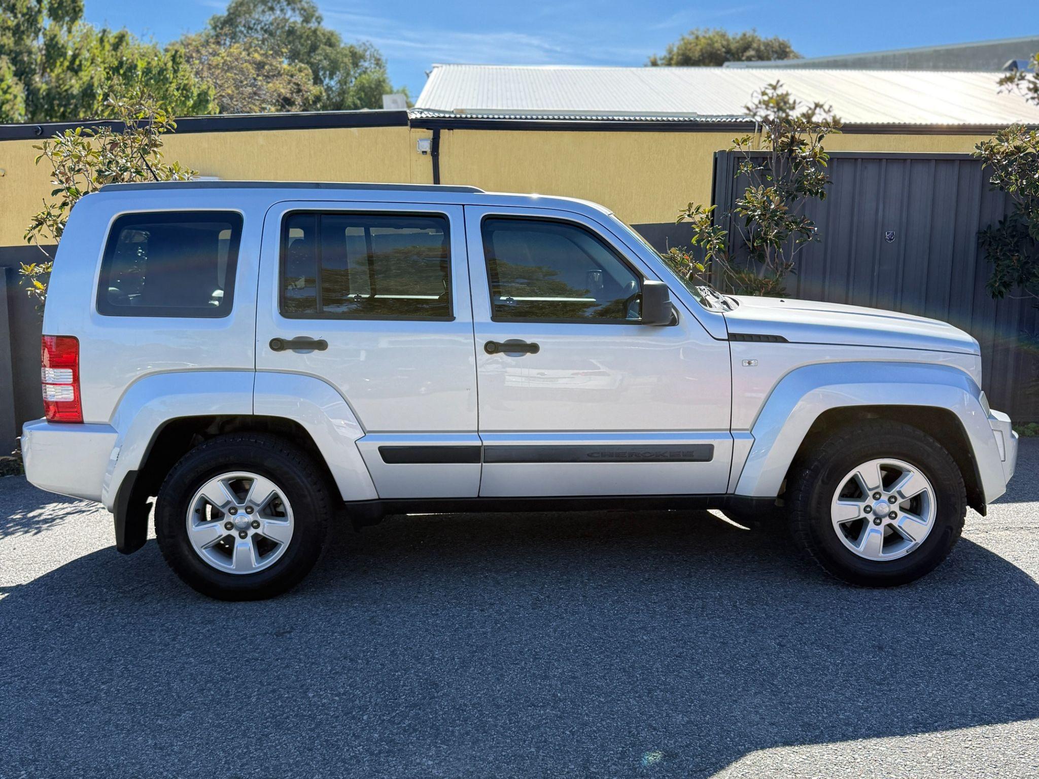 JEEP CHEROKEE