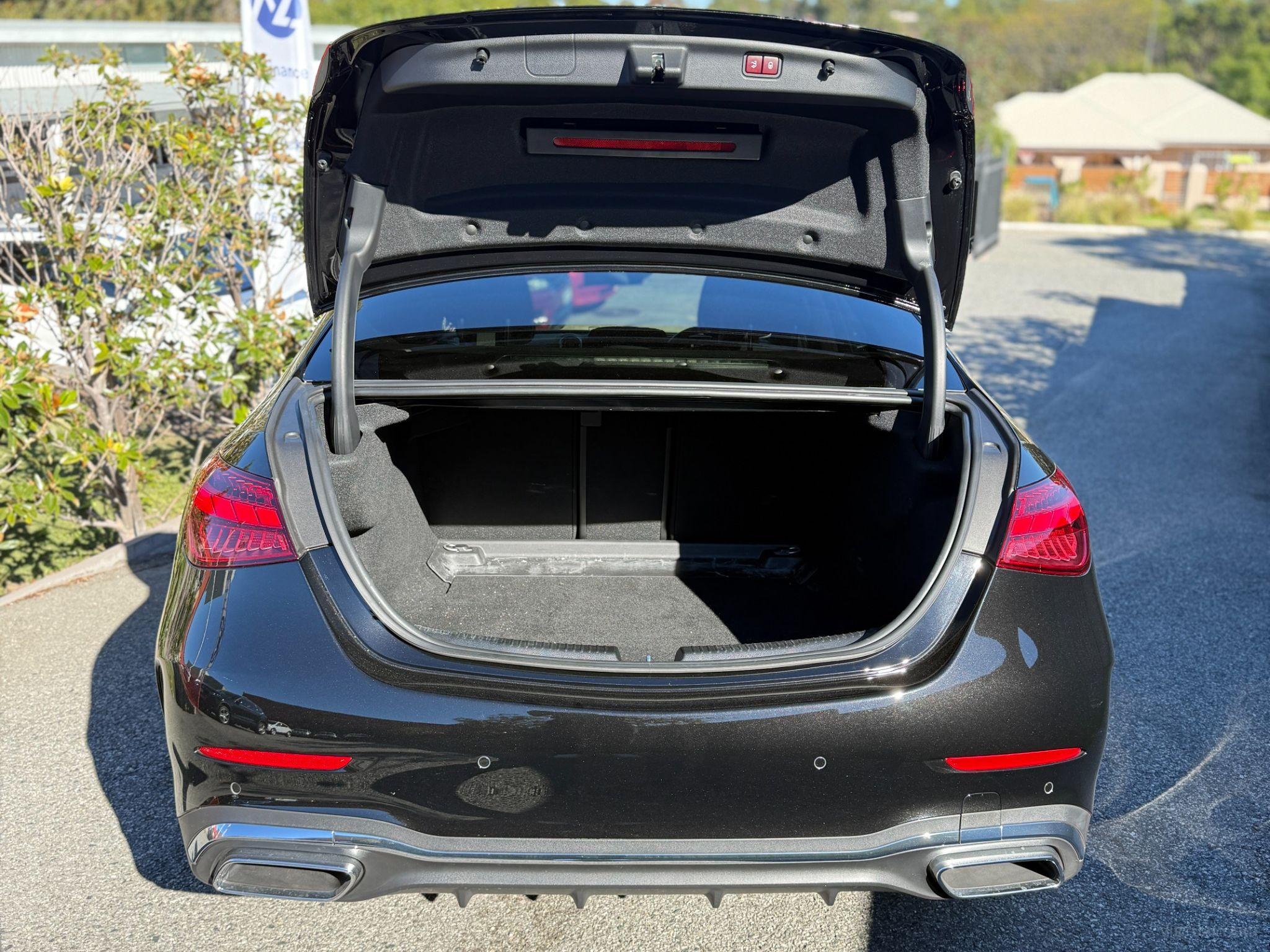 MERCEDES-BENZ C200