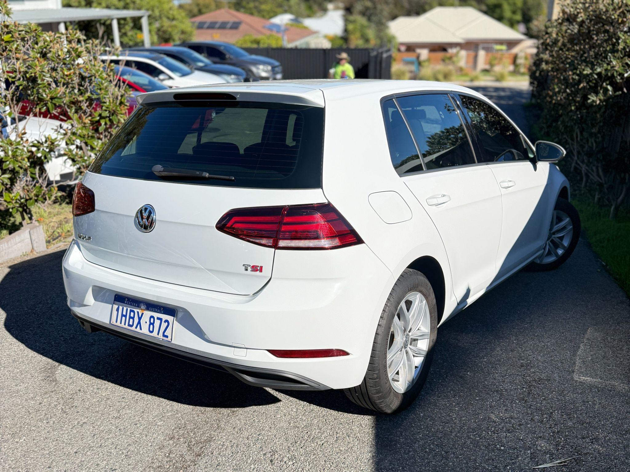 VOLKSWAGEN GOLF