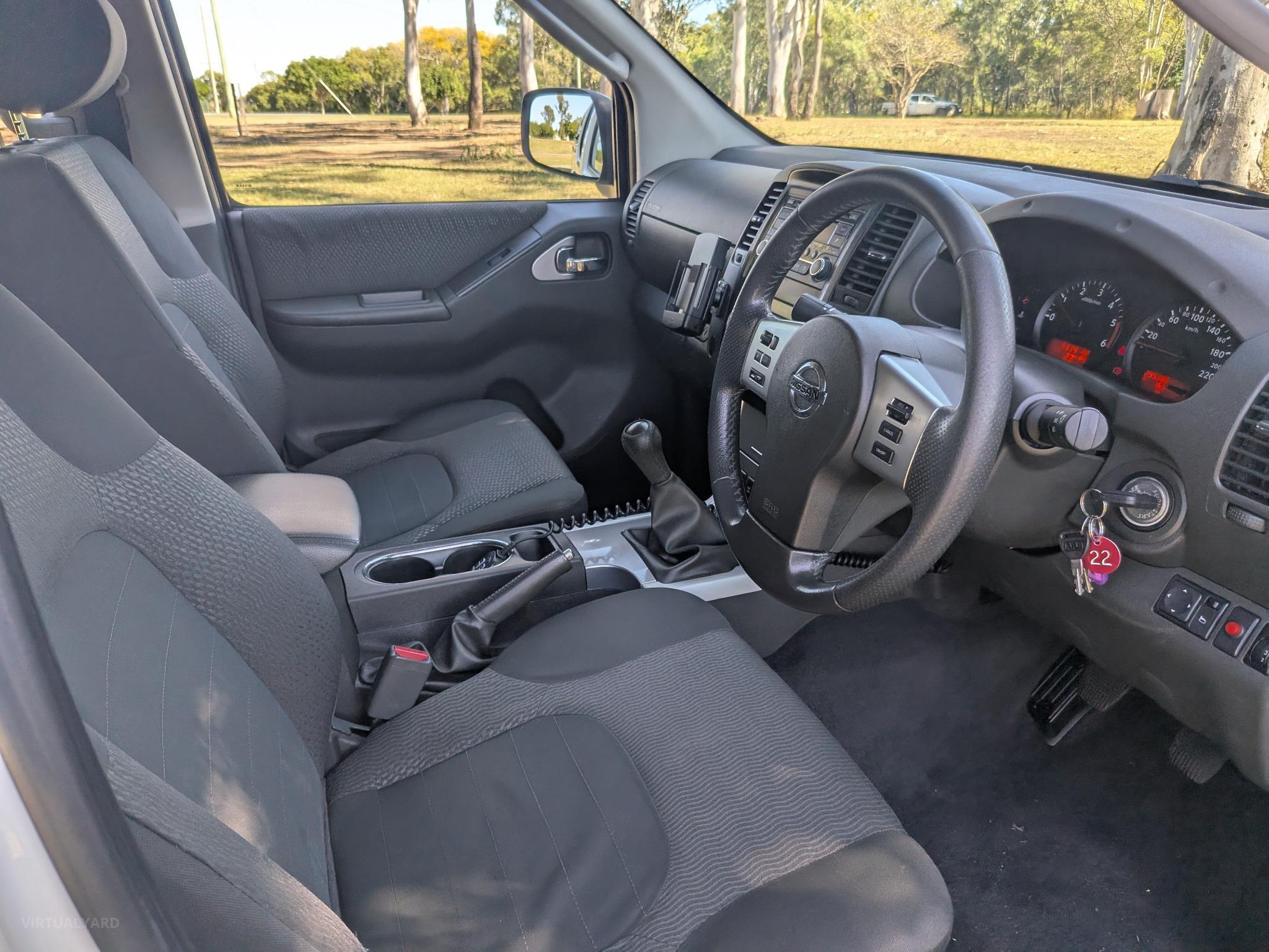 NISSAN NAVARA