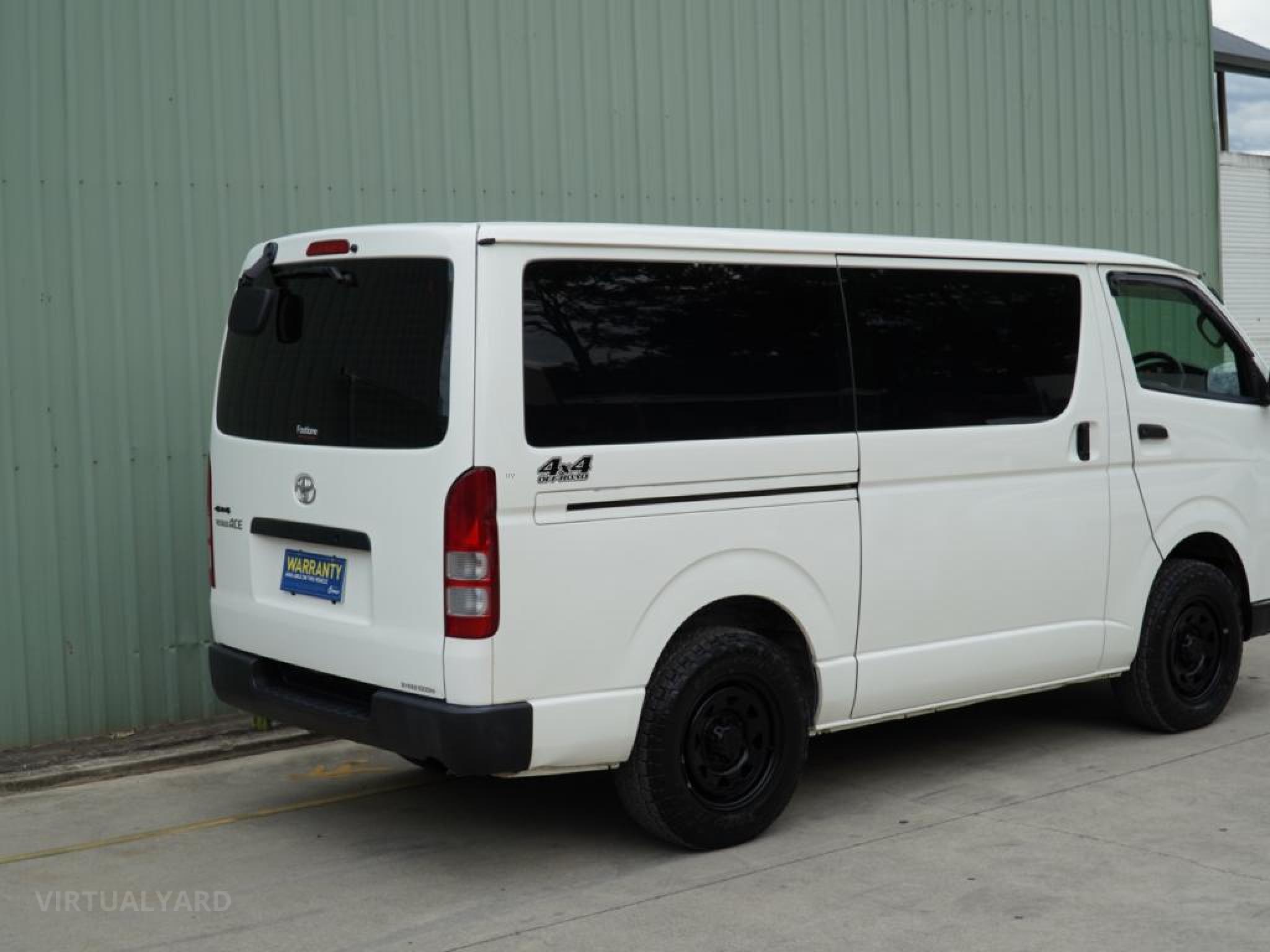 TOYOTA HIACE