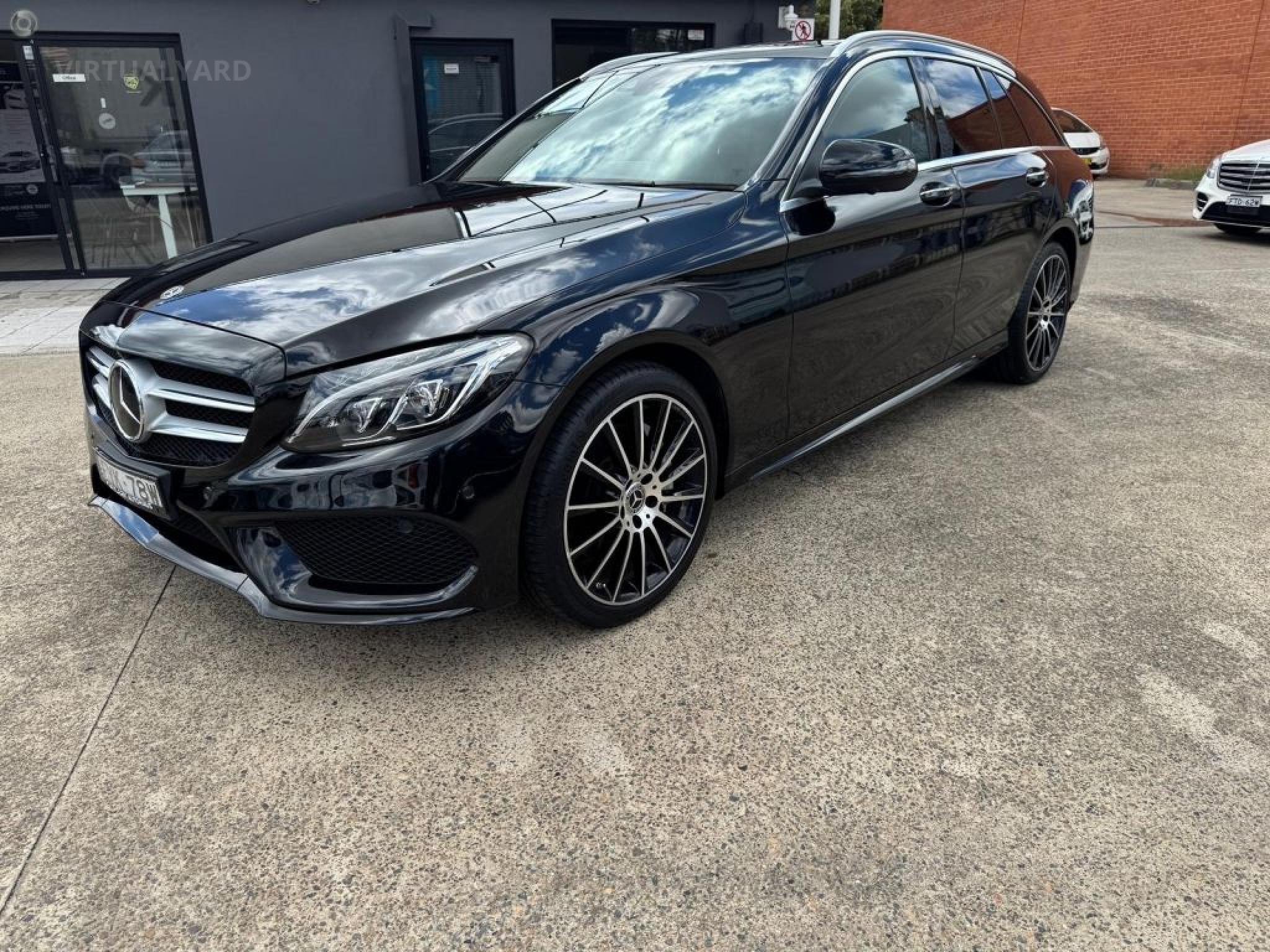 MERCEDES-BENZ C300