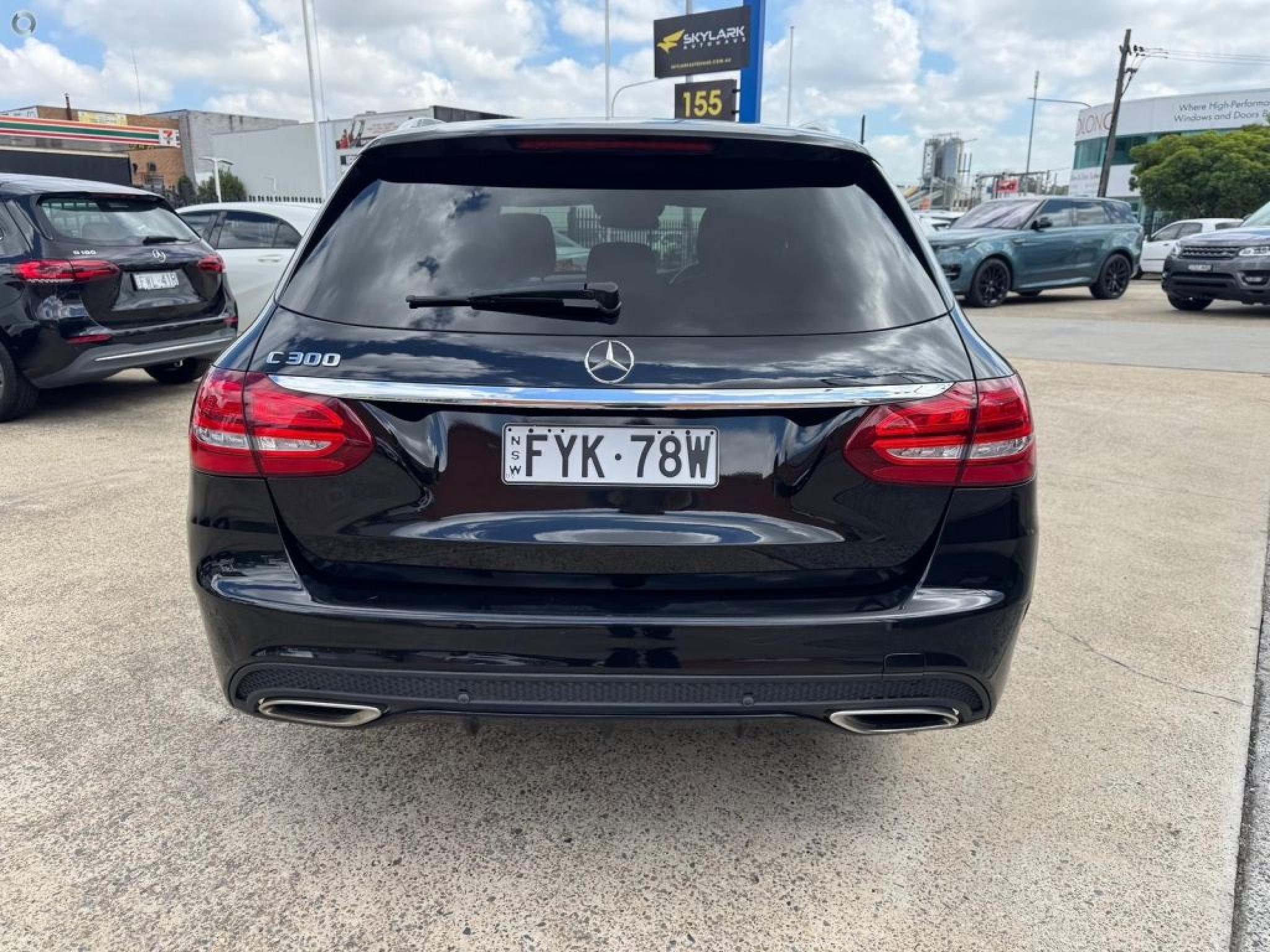MERCEDES-BENZ C300