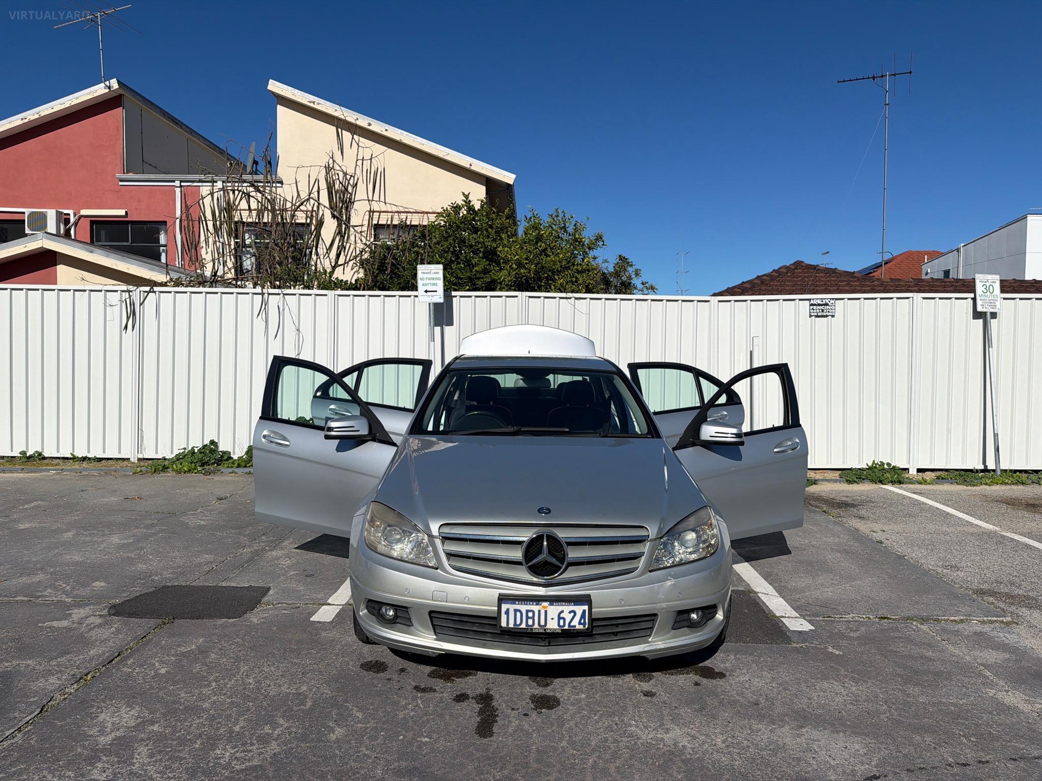 MERCEDES-BENZ C220
