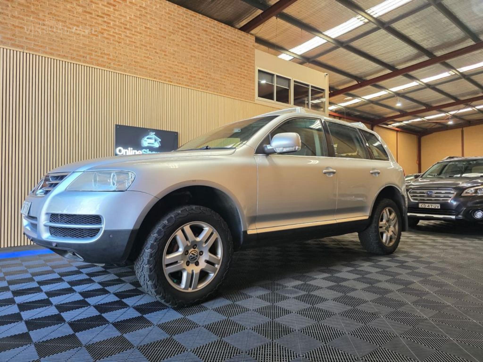 VOLKSWAGEN TOUAREG