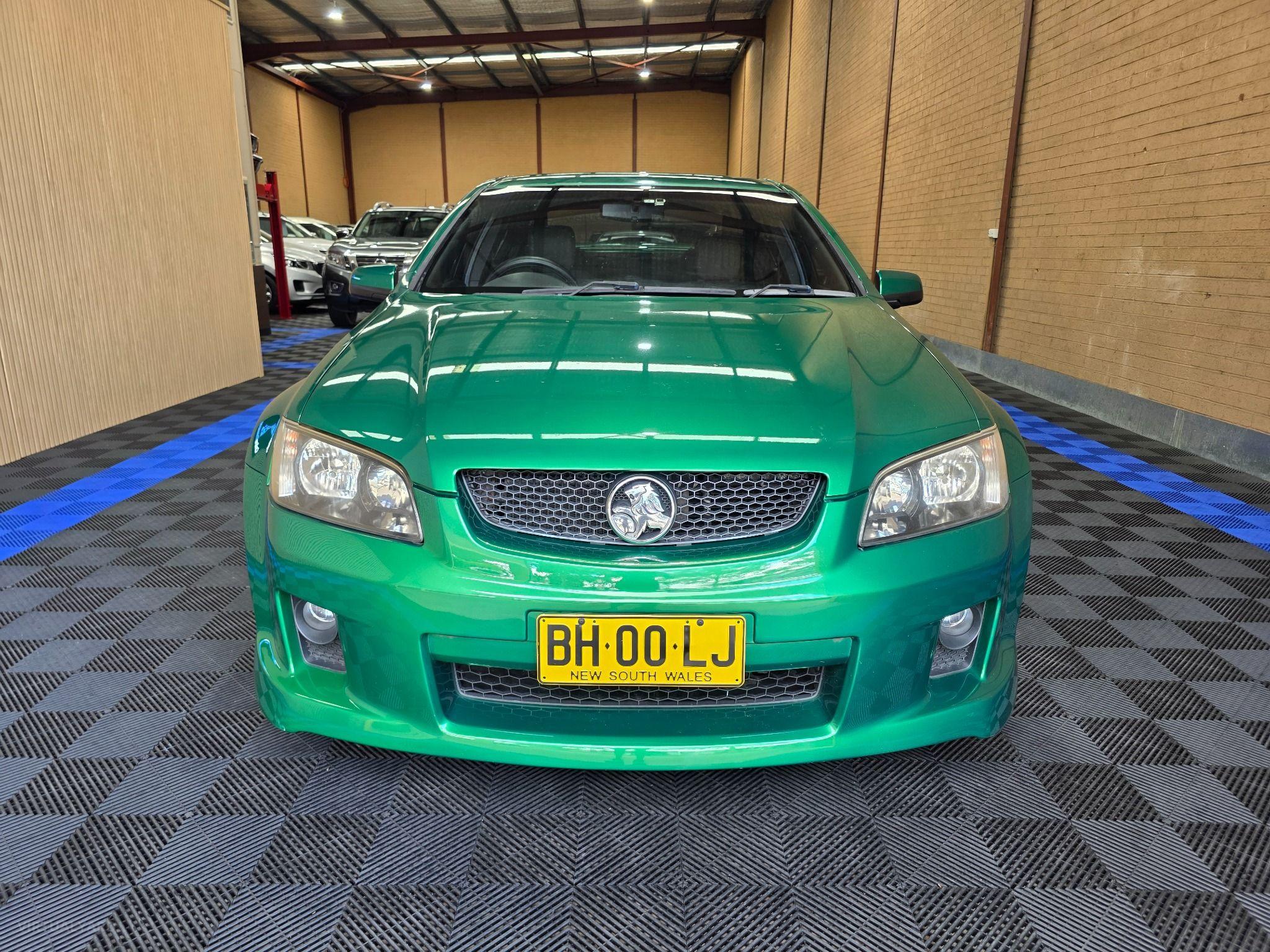 HOLDEN COMMODORE