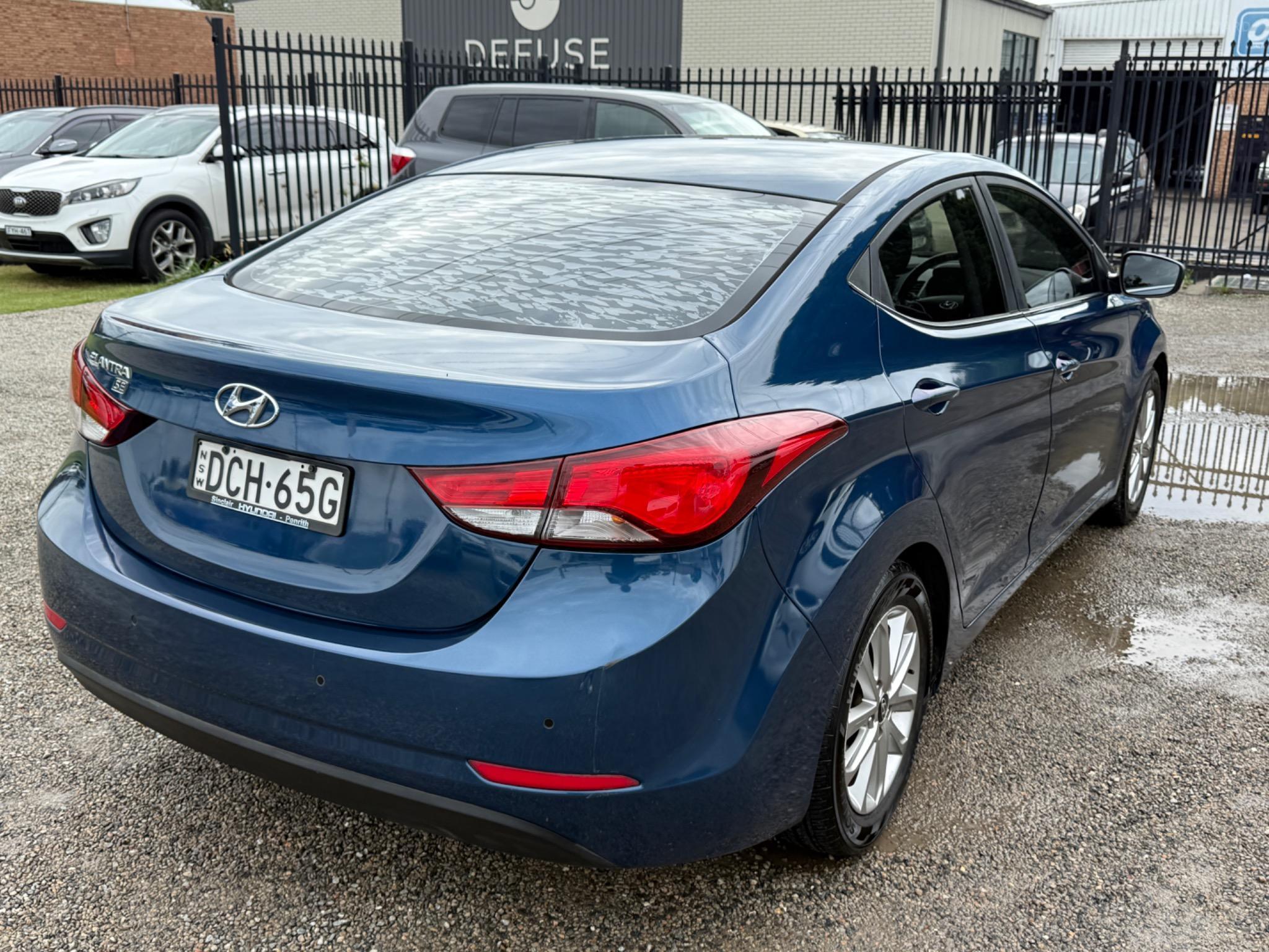 HYUNDAI ELANTRA