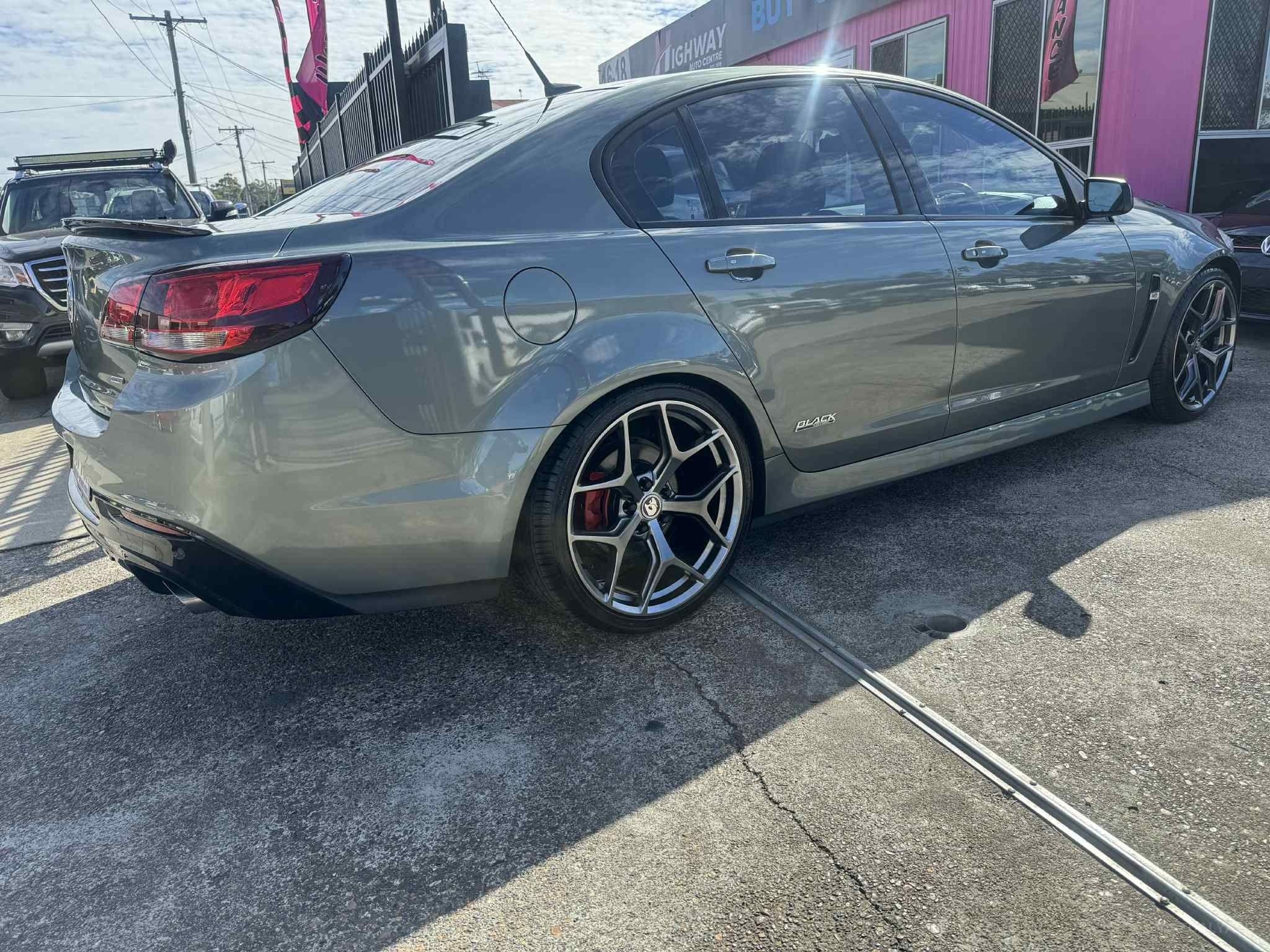 HOLDEN COMMODORE