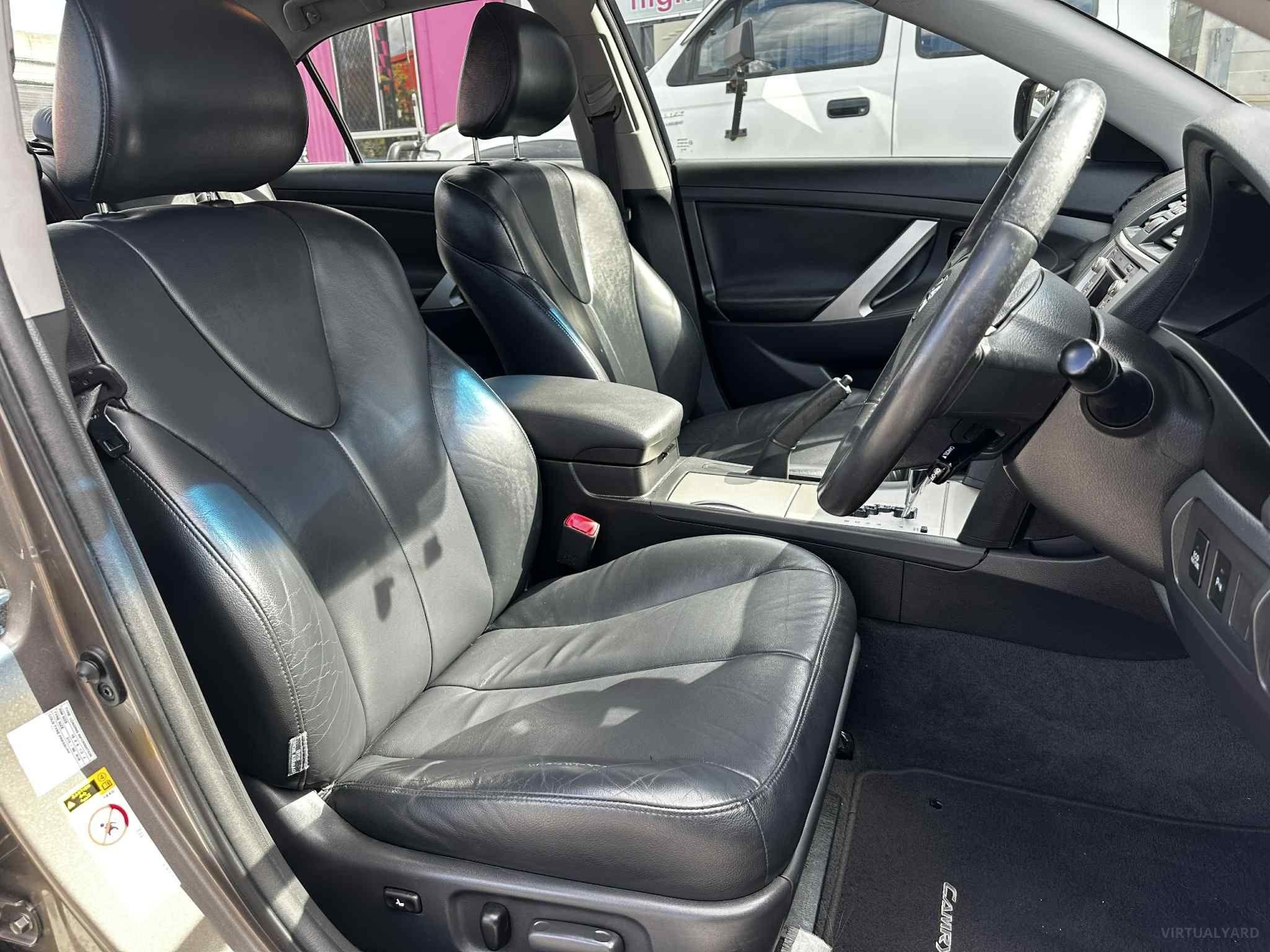 TOYOTA CAMRY