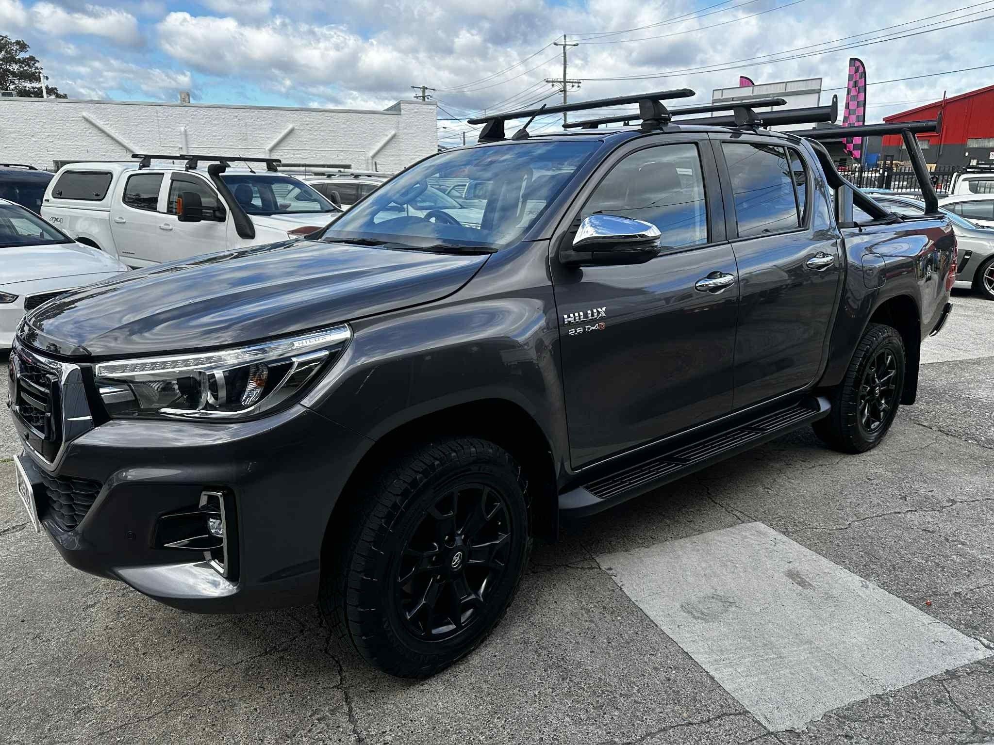 TOYOTA HILUX