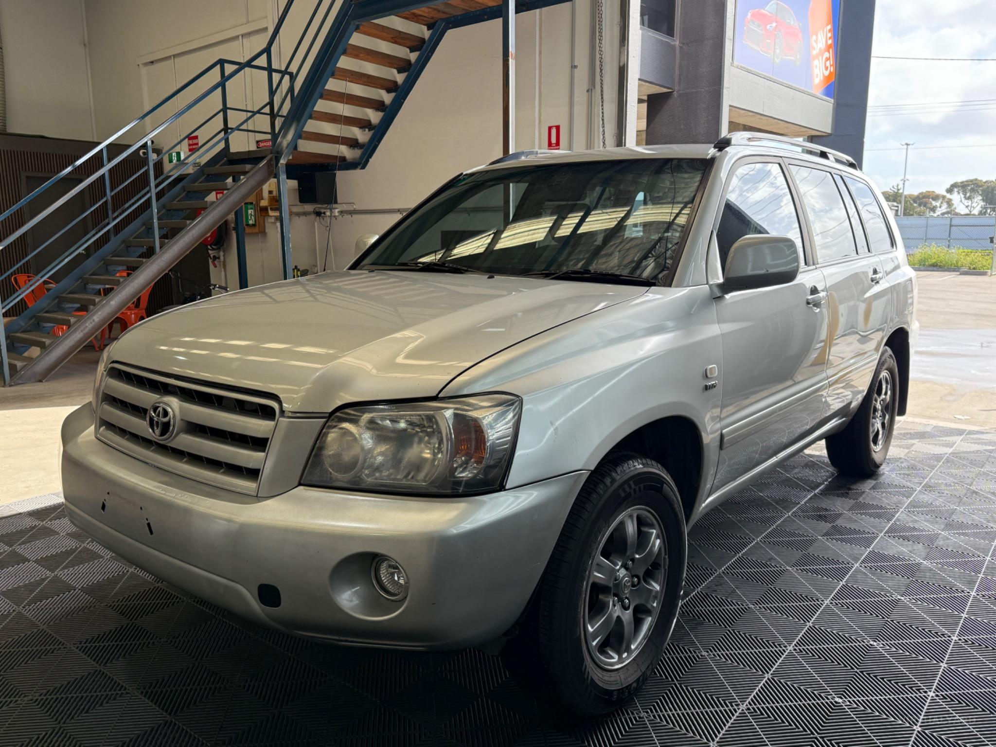 TOYOTA KLUGER