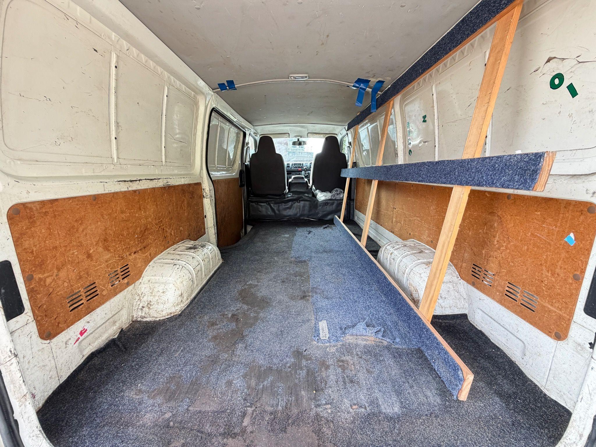 TOYOTA HIACE