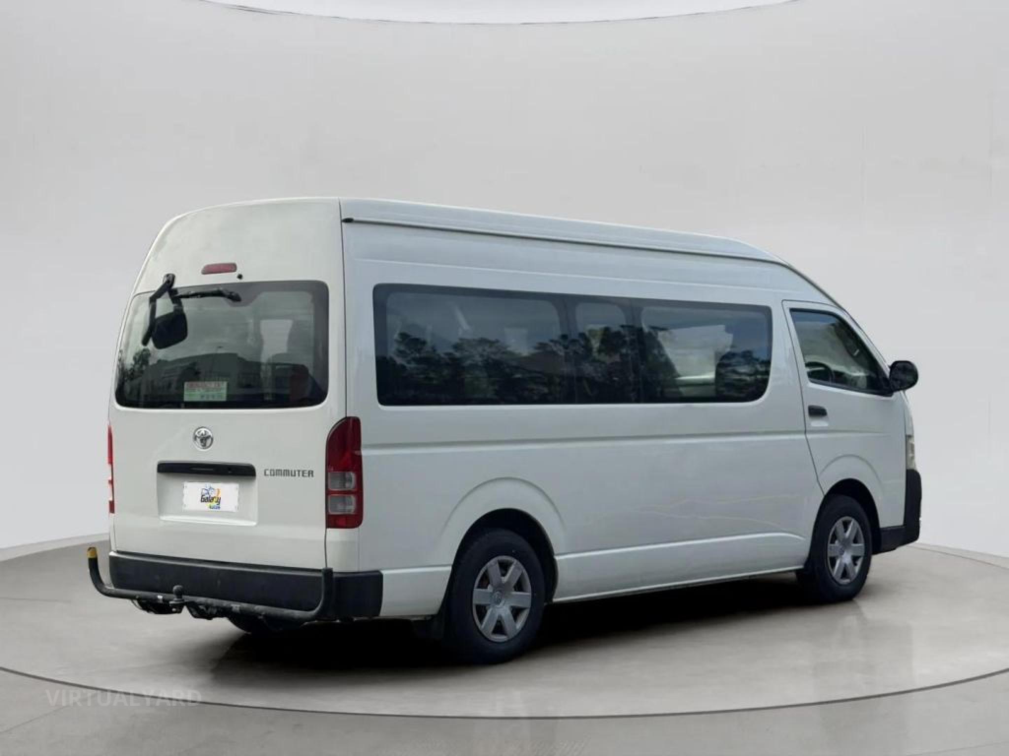 TOYOTA HIACE