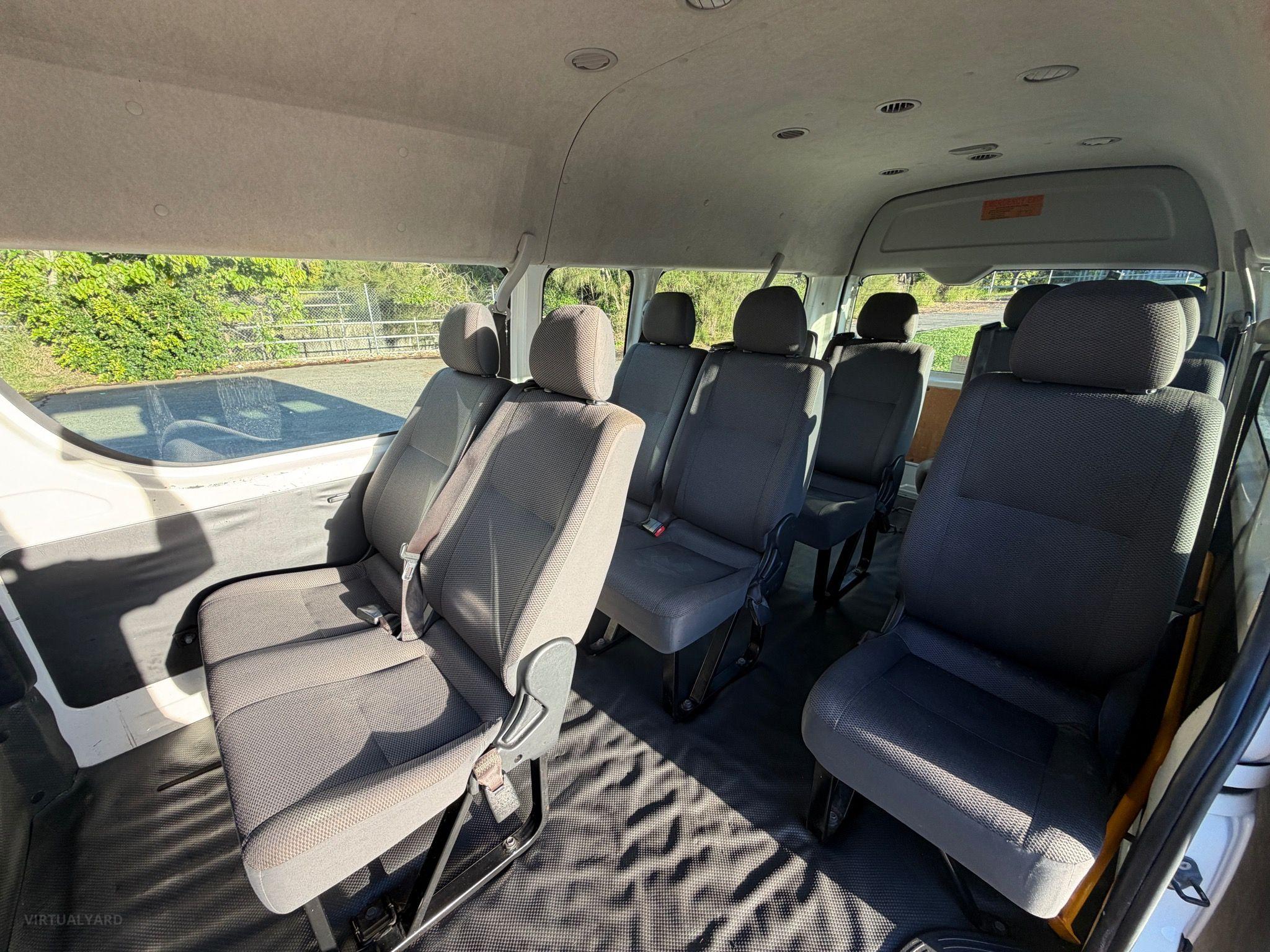 TOYOTA HIACE