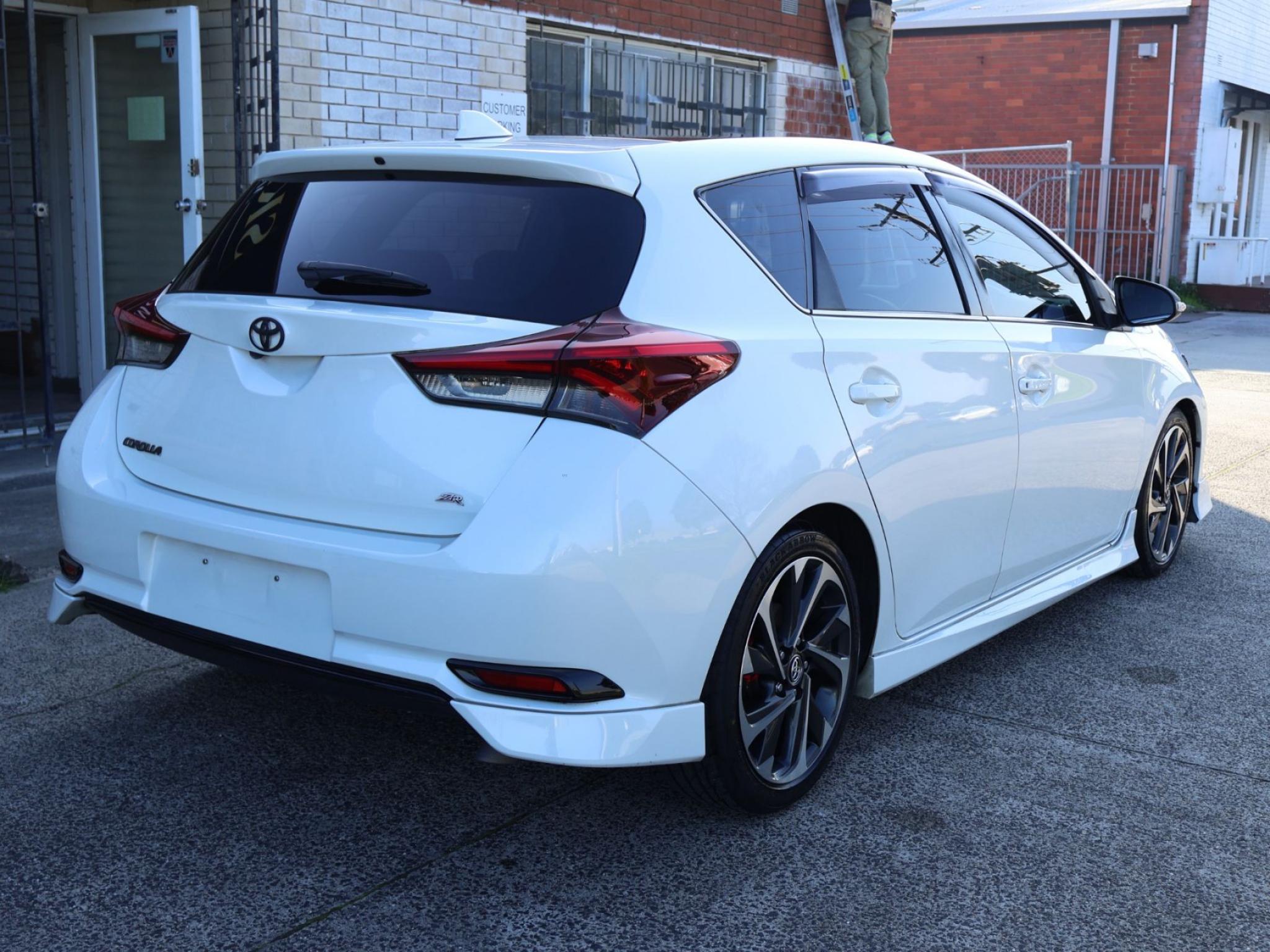 TOYOTA COROLLA
