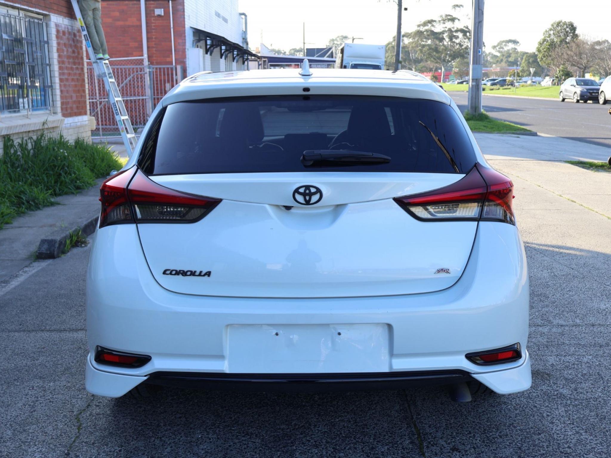 TOYOTA COROLLA