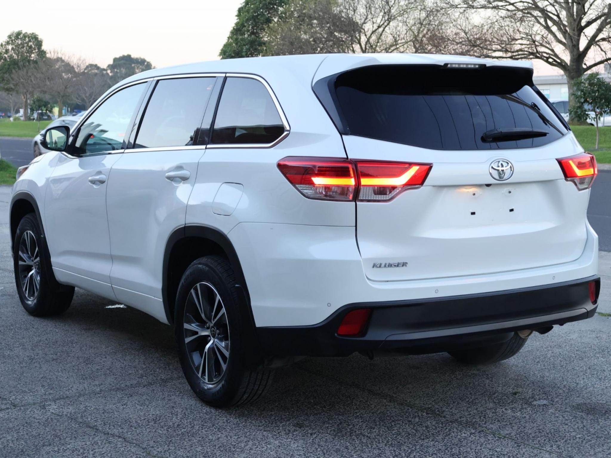 TOYOTA KLUGER