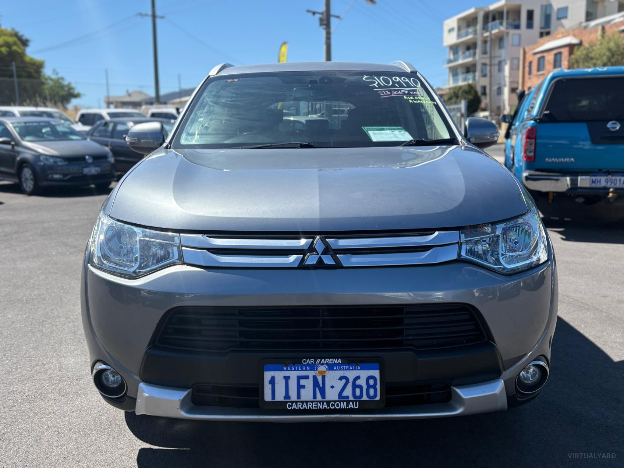MITSUBISHI OUTLANDER